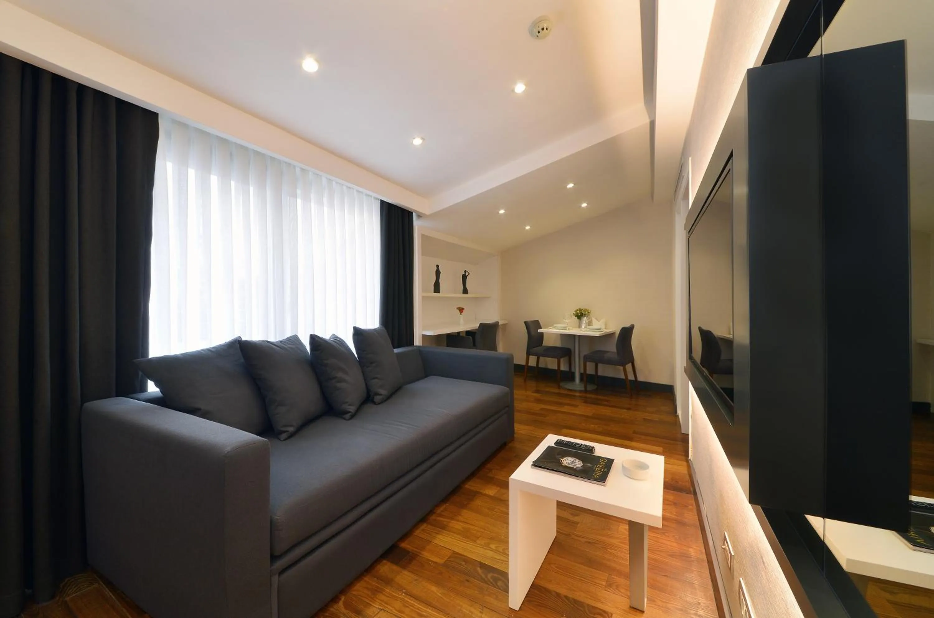 Nish İstanbul Suites & Hotel