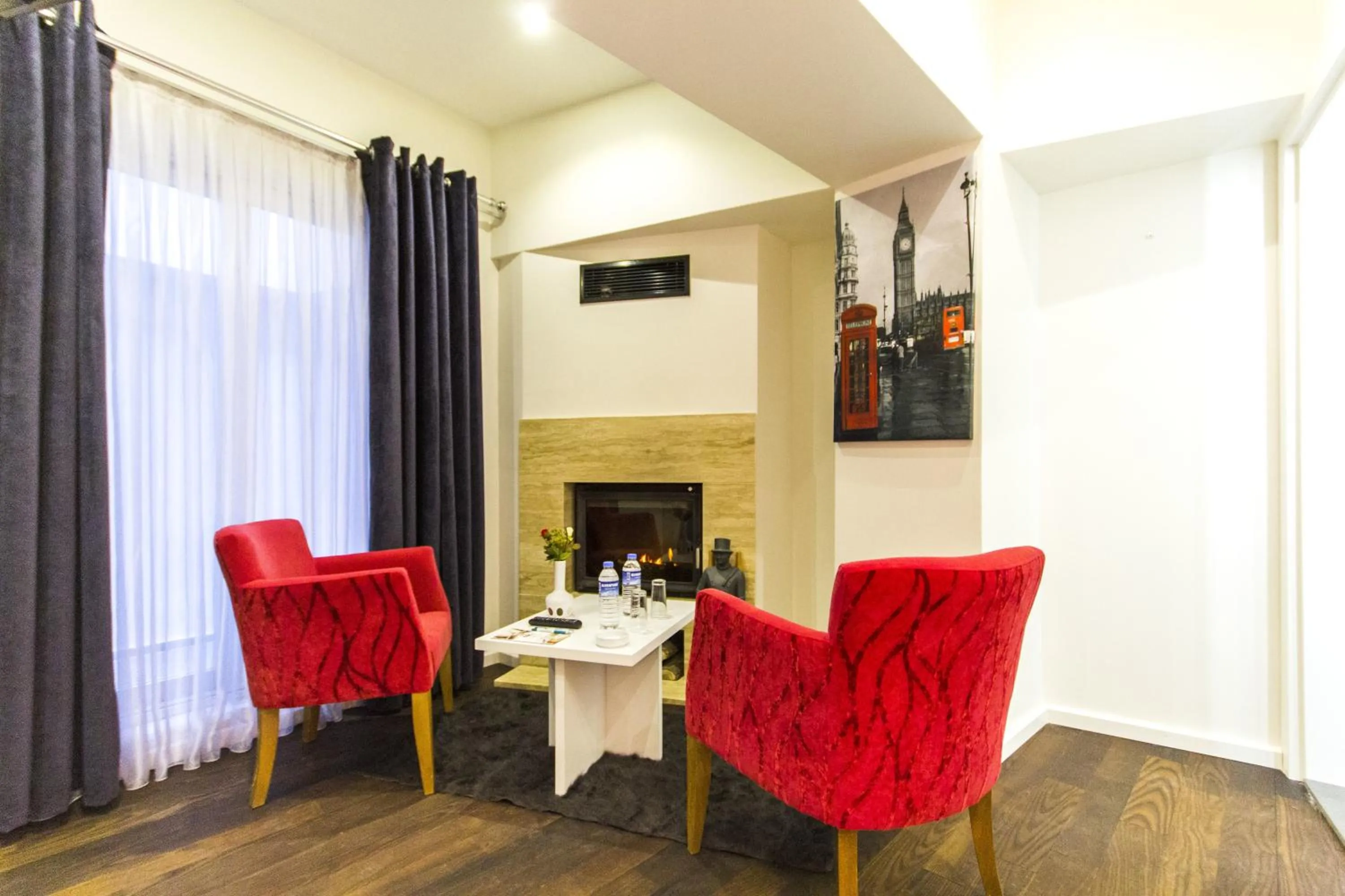 Seating area in Nish İstanbul Suites & Hotel