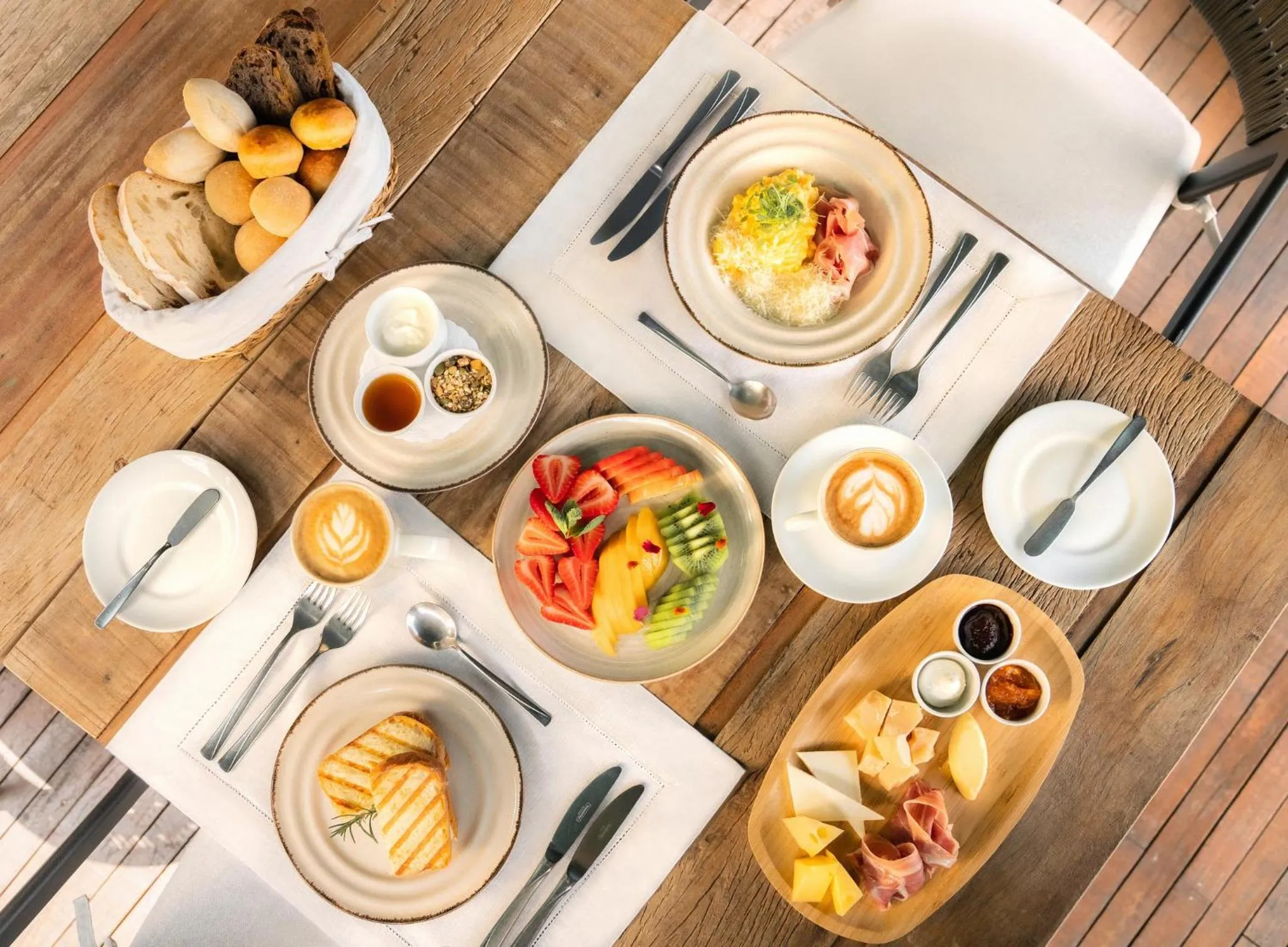 Restaurant/places to eat in Ponta dos Ganchos