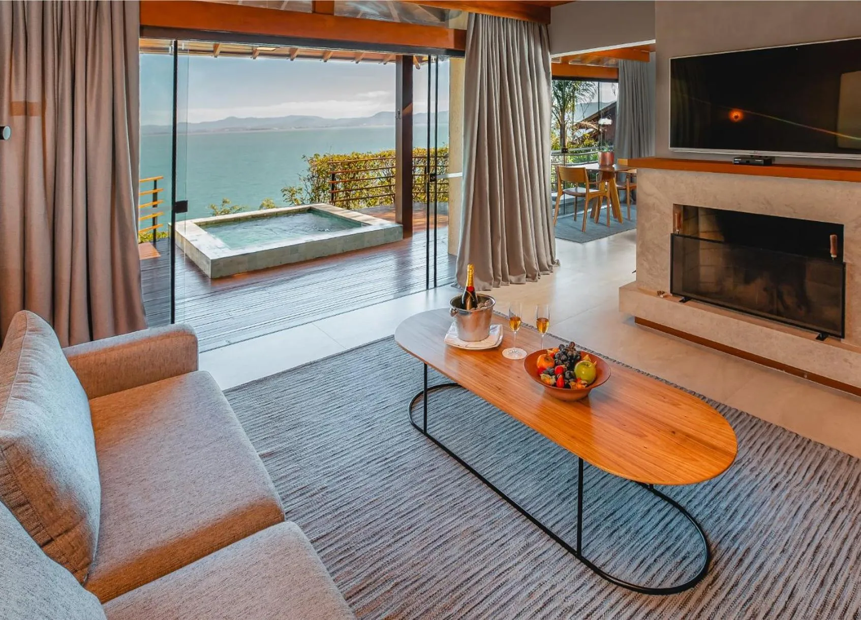 Photo of the whole room in Ponta dos Ganchos