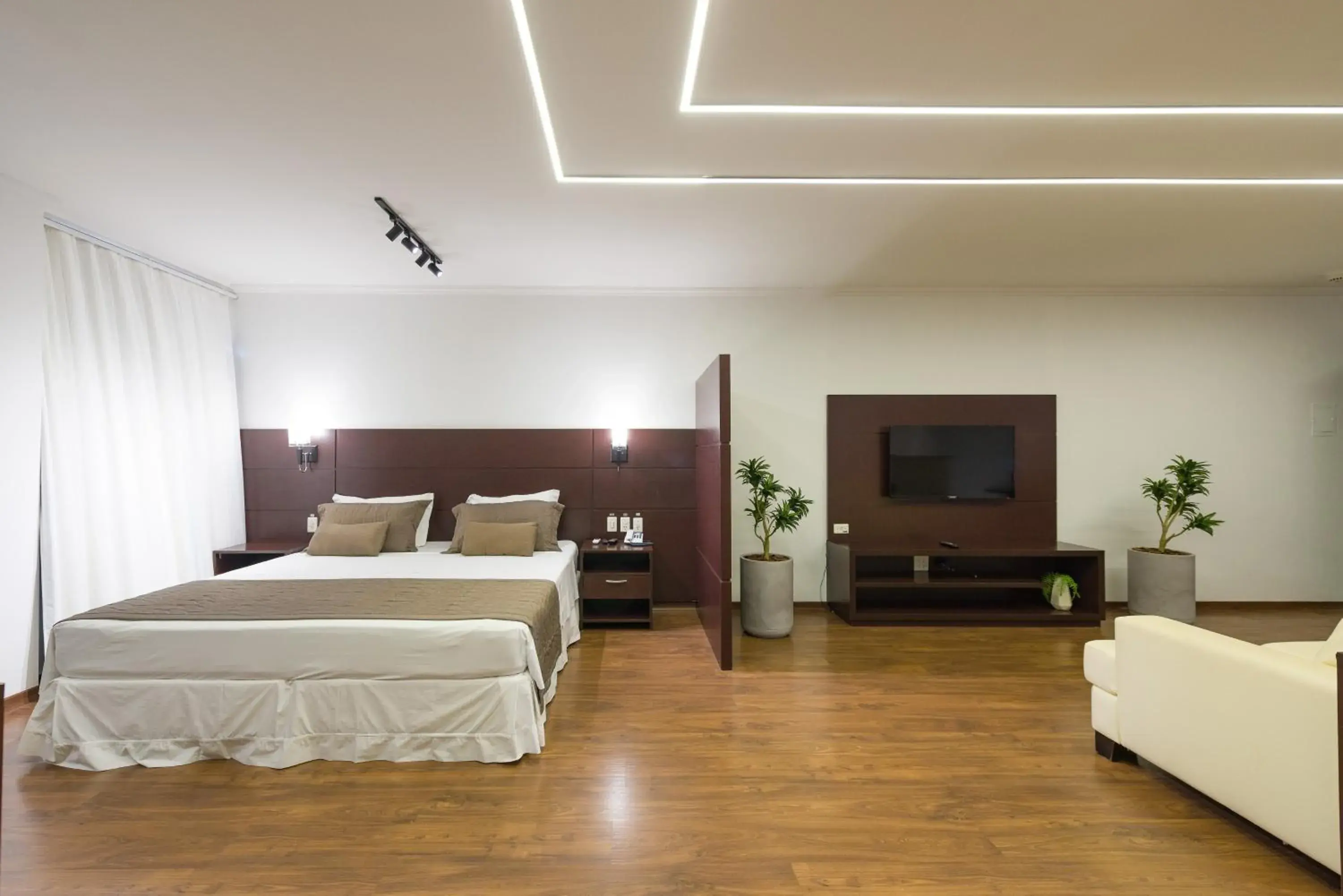 Large Double Room - single occupancy in Hotel Mansão dos Nobres Large Double Room - single occupancy in Hotel Mansão dos Nobres