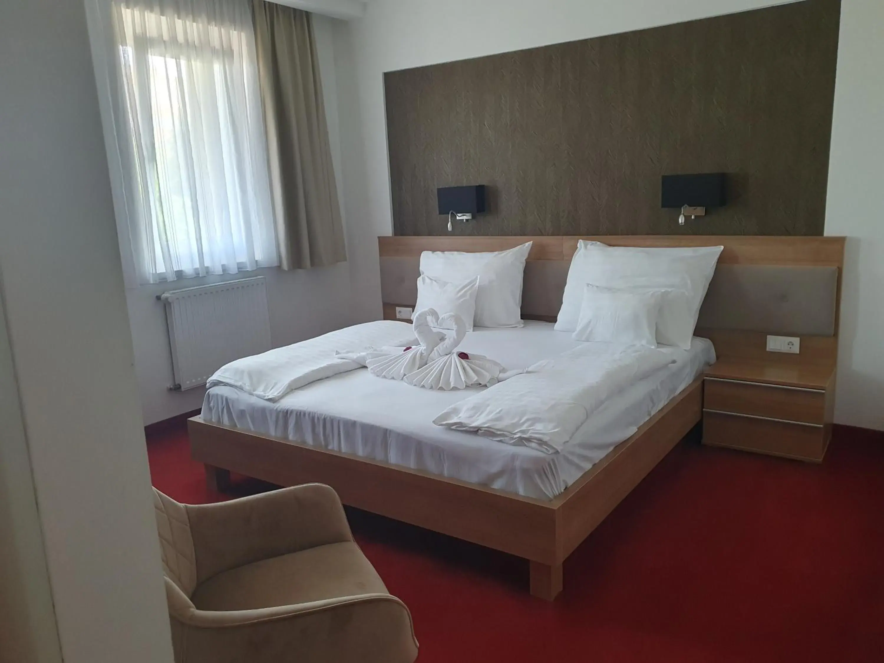 Double or Twin Room in Corvina Hotel-Restaurant Double or Twin Room in Corvina Hotel-Restaurant