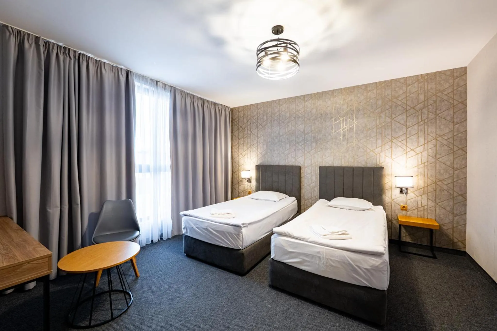 Bedroom, Bed in Avenue Hotel Deluxe