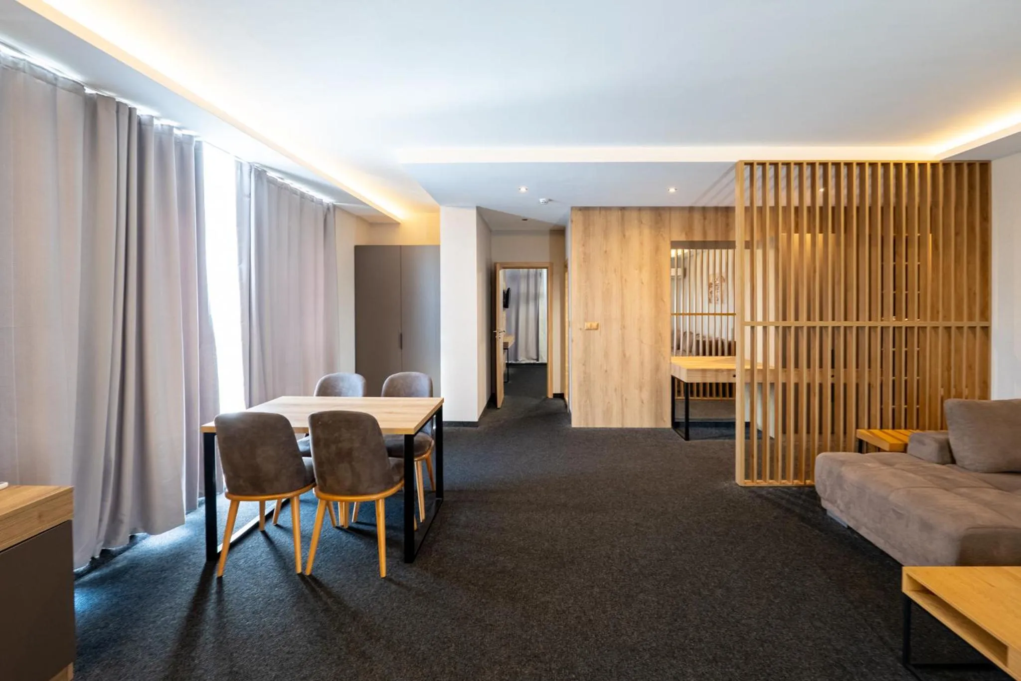 Living room, Bed in Avenue Hotel Deluxe