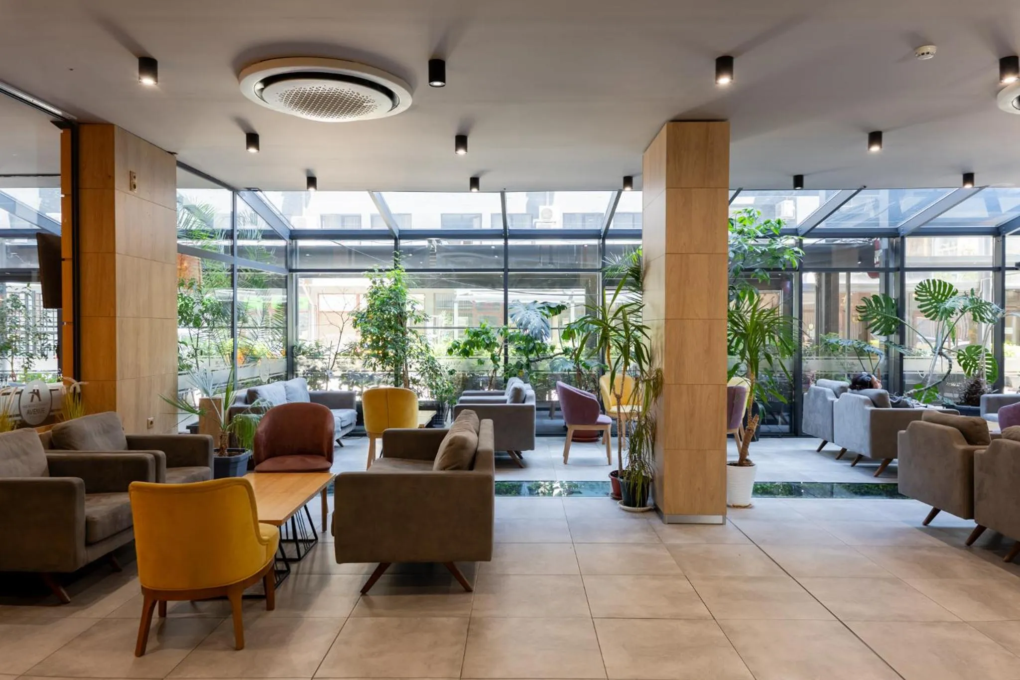 Lobby or reception in Avenue Hotel Deluxe