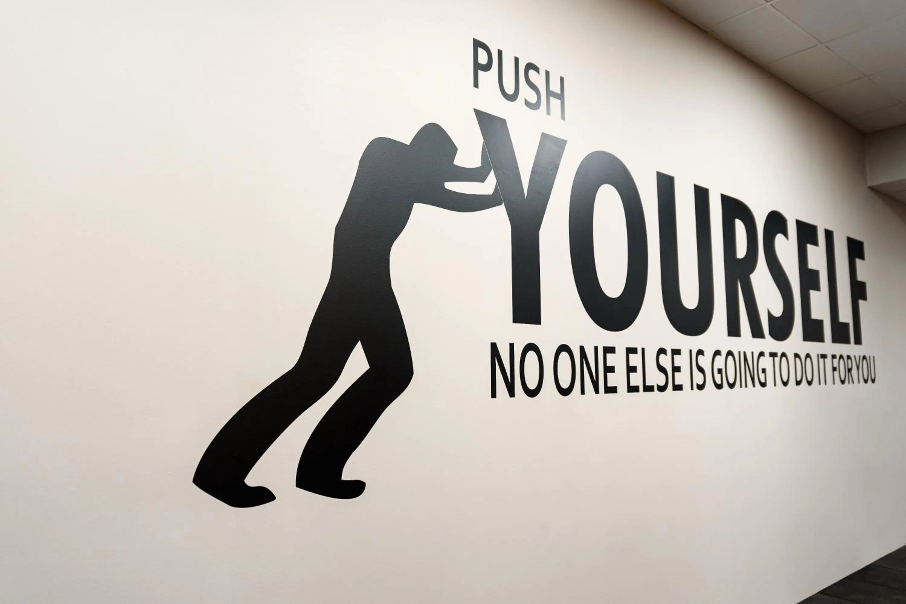 Fitness centre/facilities in Avenue Hotel Deluxe