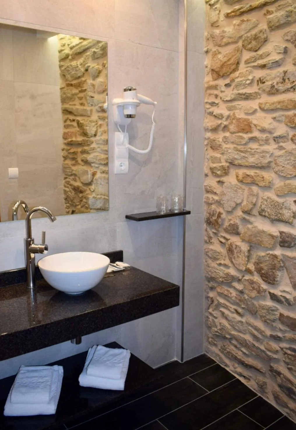 Bathroom in Mapoula PR Boutique