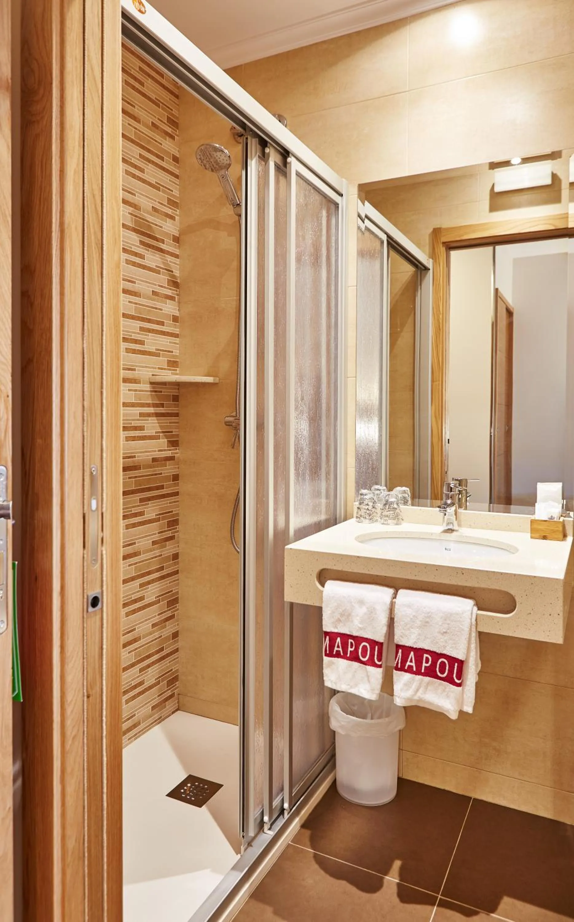 Shower in Mapoula PR Boutique