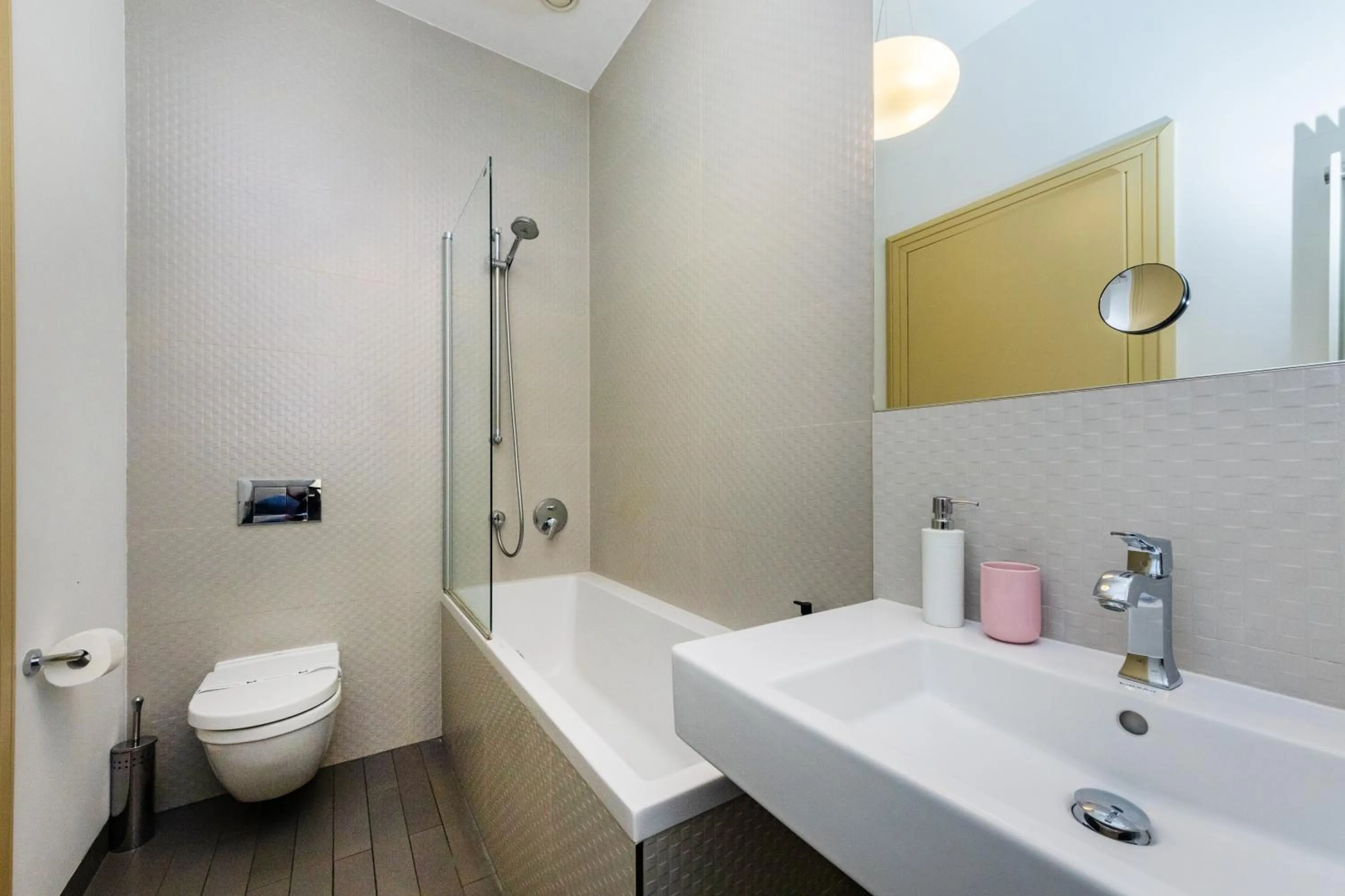 Bellevue Apartment