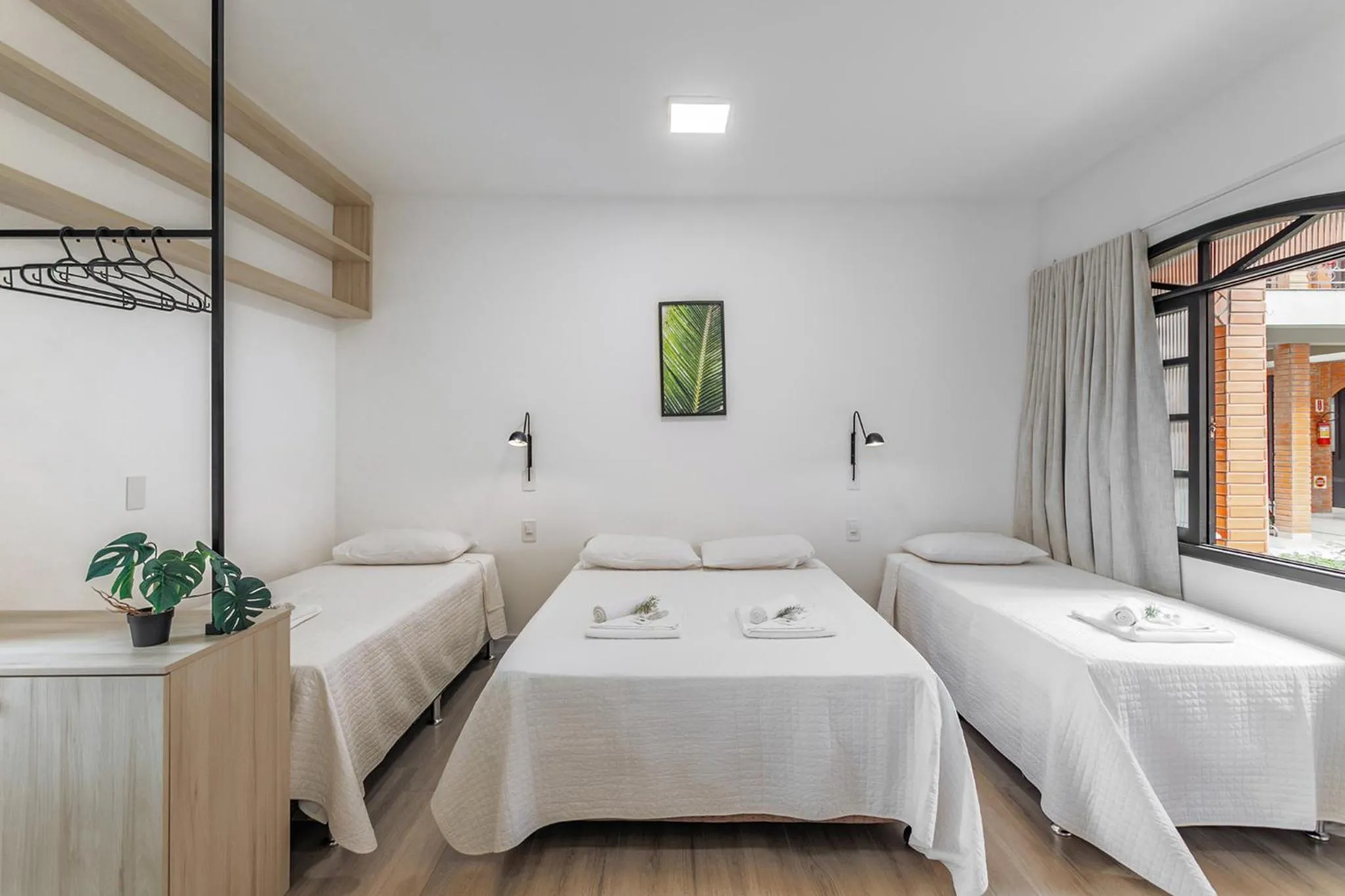 Bedroom, Bed in Elite Hotel