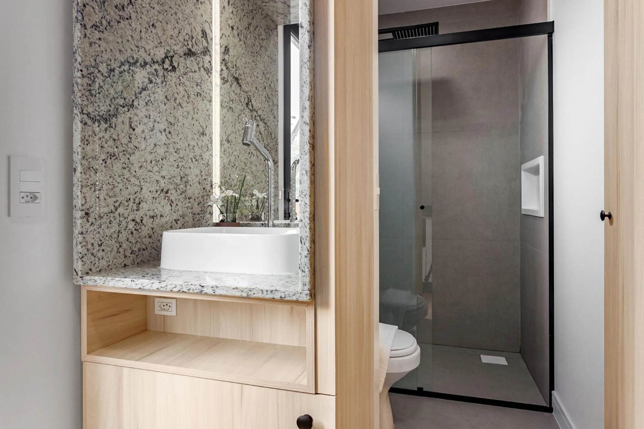 Toilet in Elite Hotel