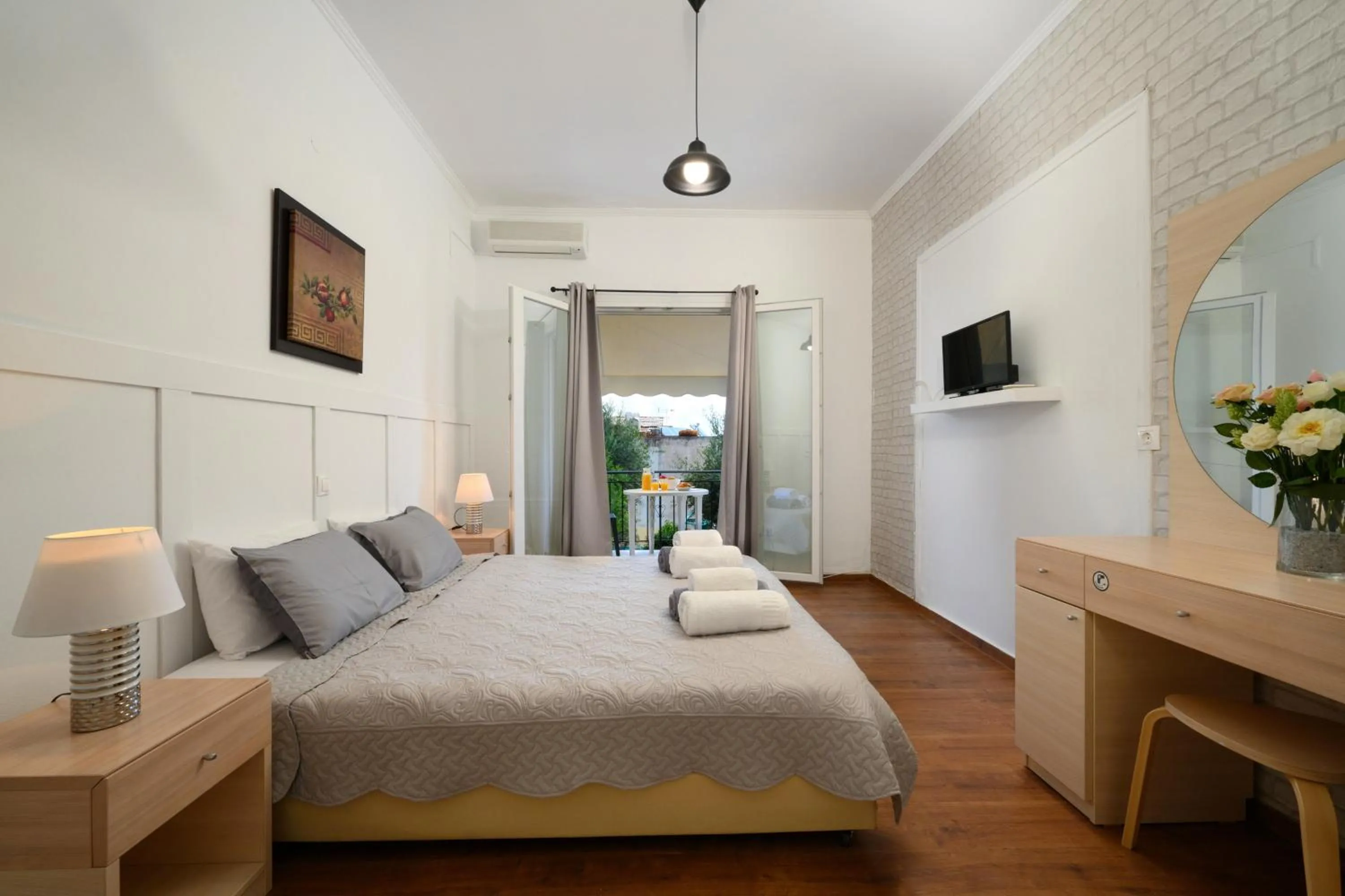 Olive Grove Poolside Apartments