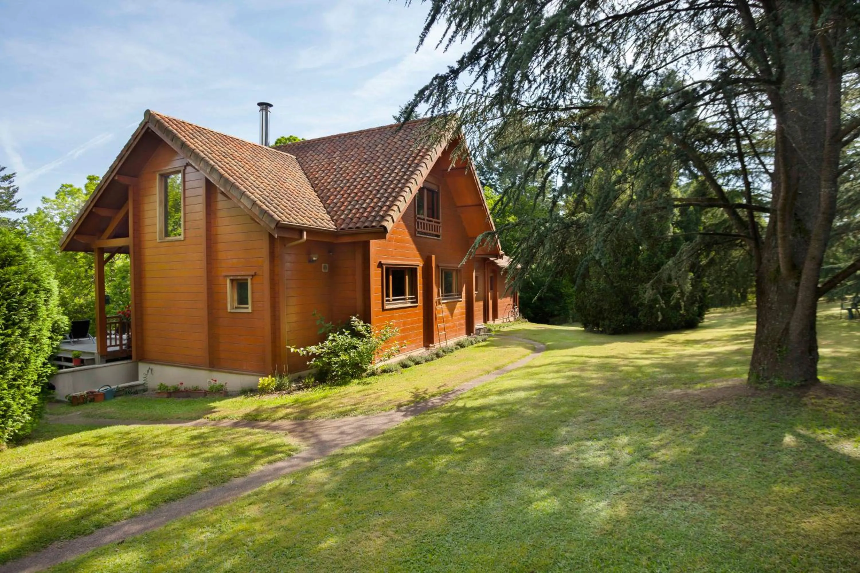 Property building in Chambres d'Hôtes Le Chalet
