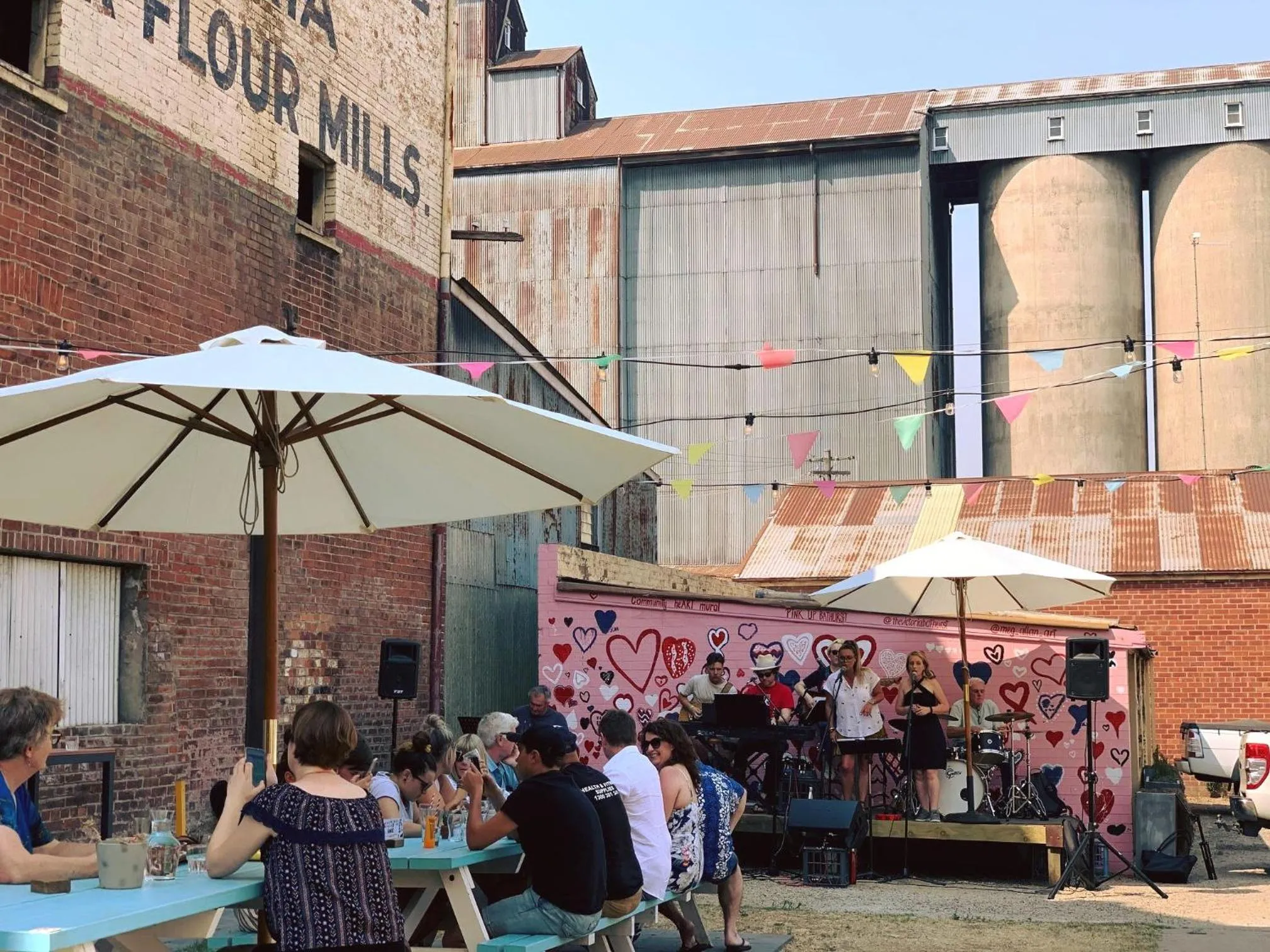 Patio in The Victoria Hotel Bathurst