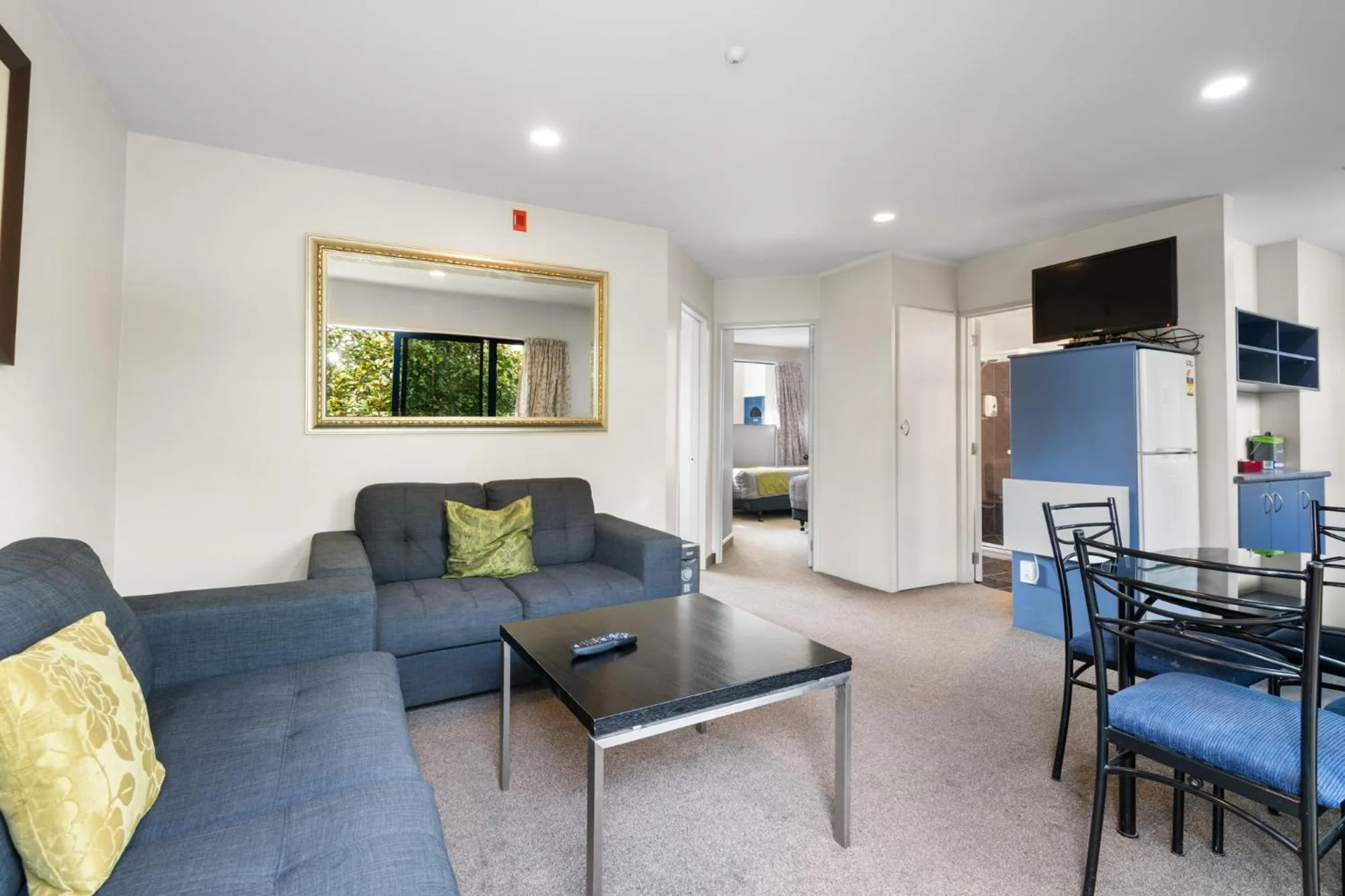 Living room in Panorama Motor Lodge