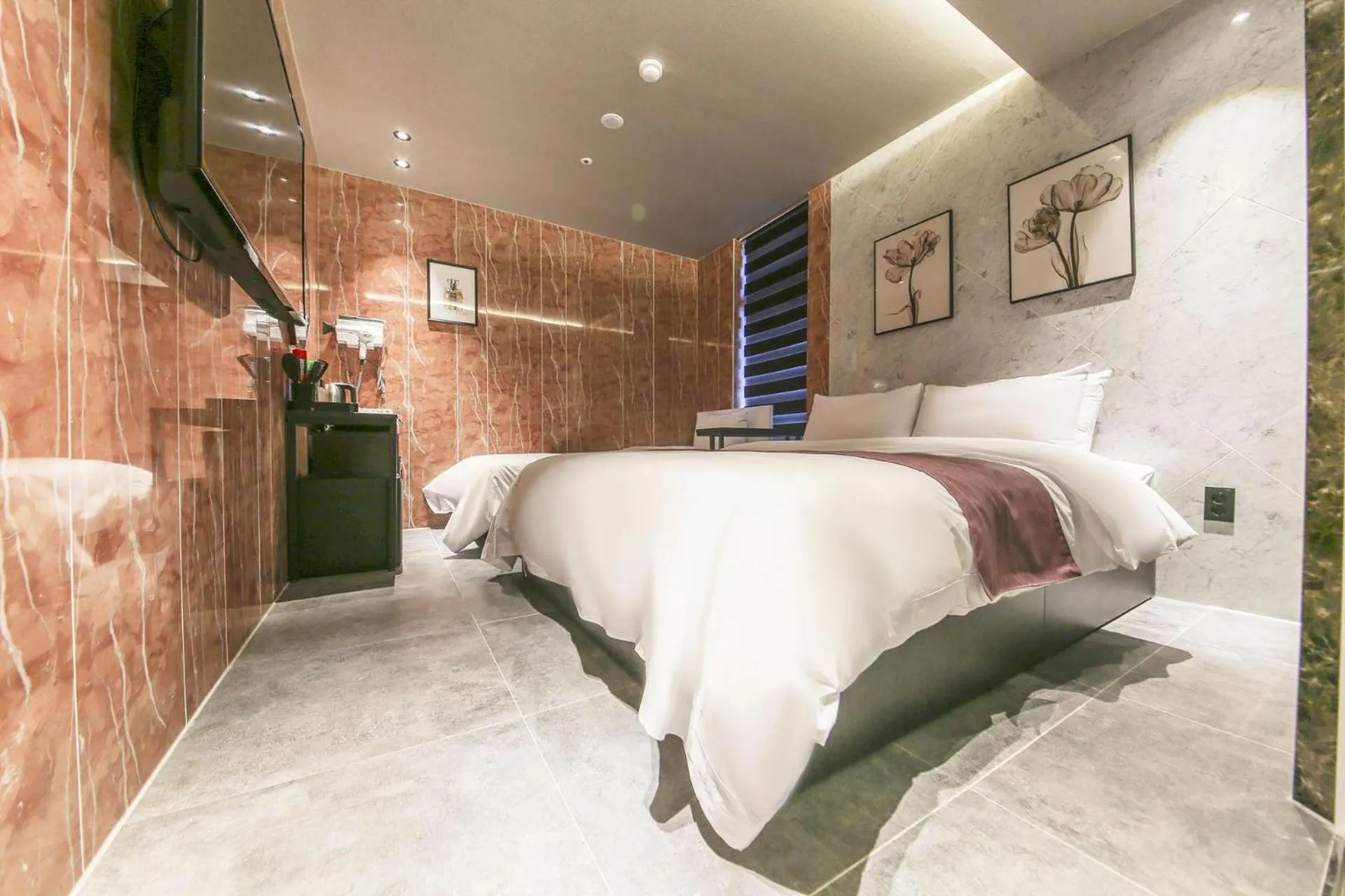 Decorative detail, Bed in MG Hotel