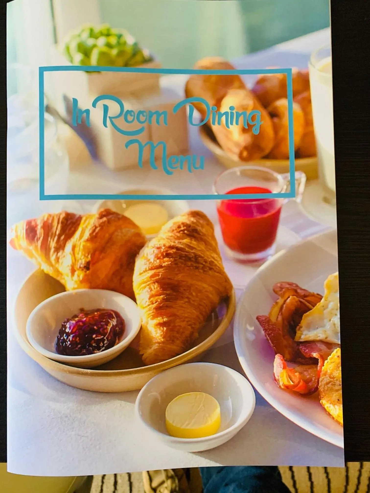 Food and drinks in City Avenue Hotel