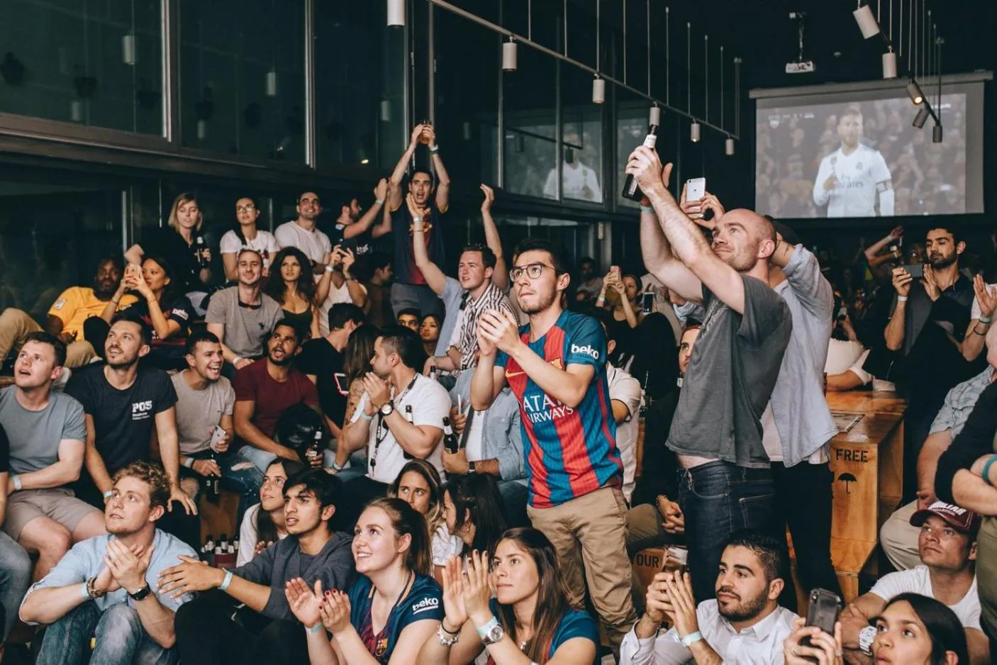 Communal lounge/ TV room in St Christopher's Inn Barcelona
