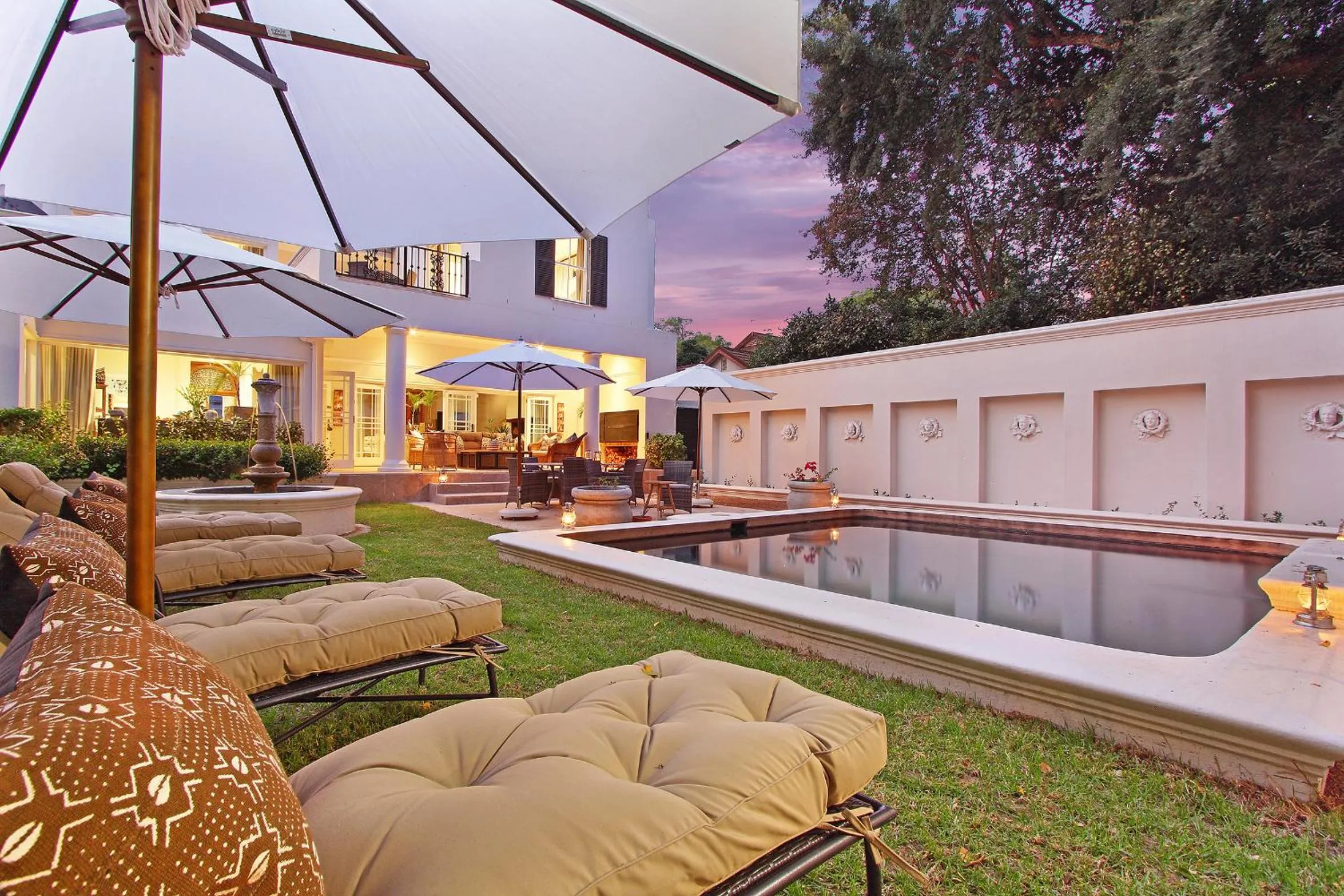 Swimming pool in Stellenbosch Manor