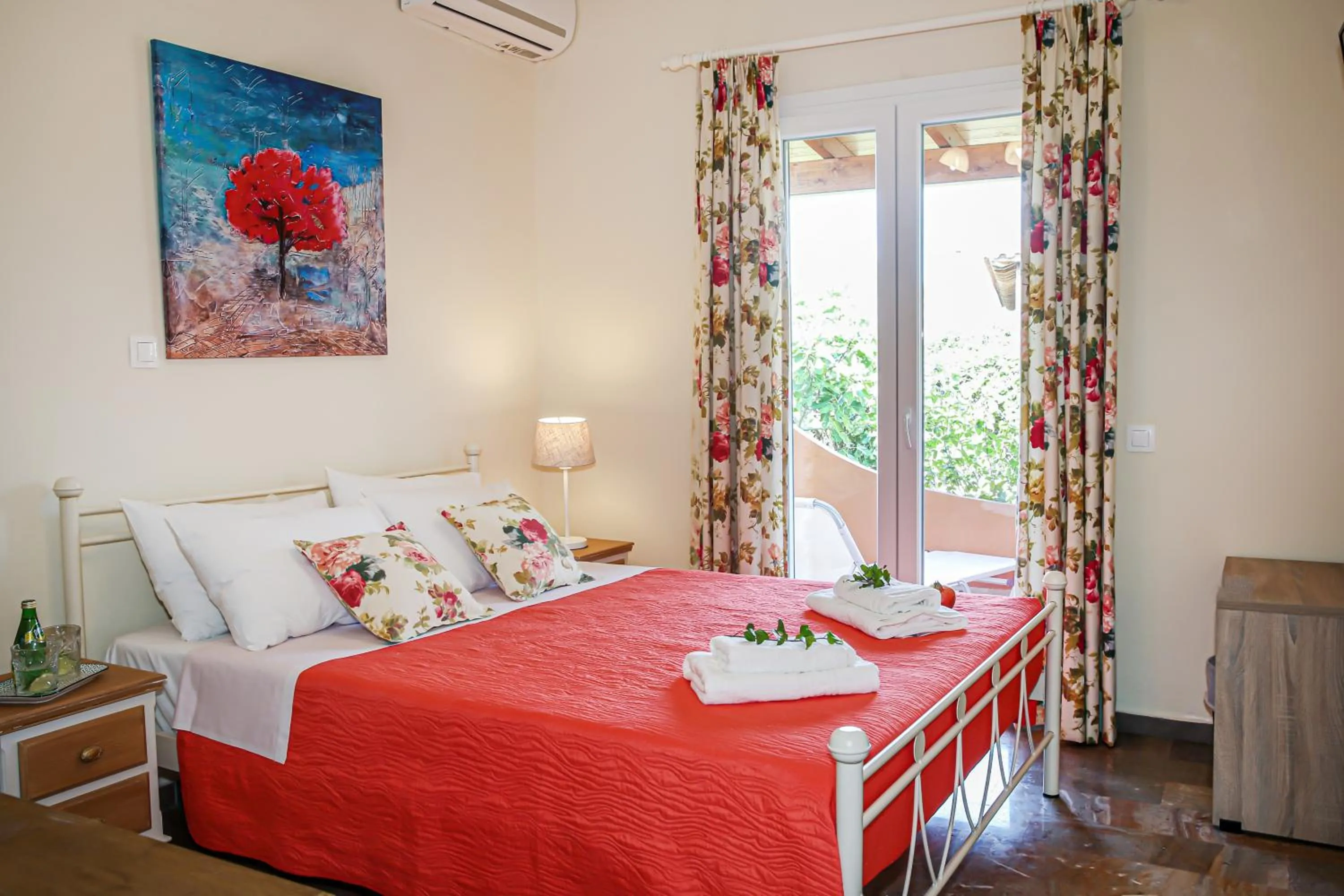 Bedroom, Bed in Navigator Villas - Houses