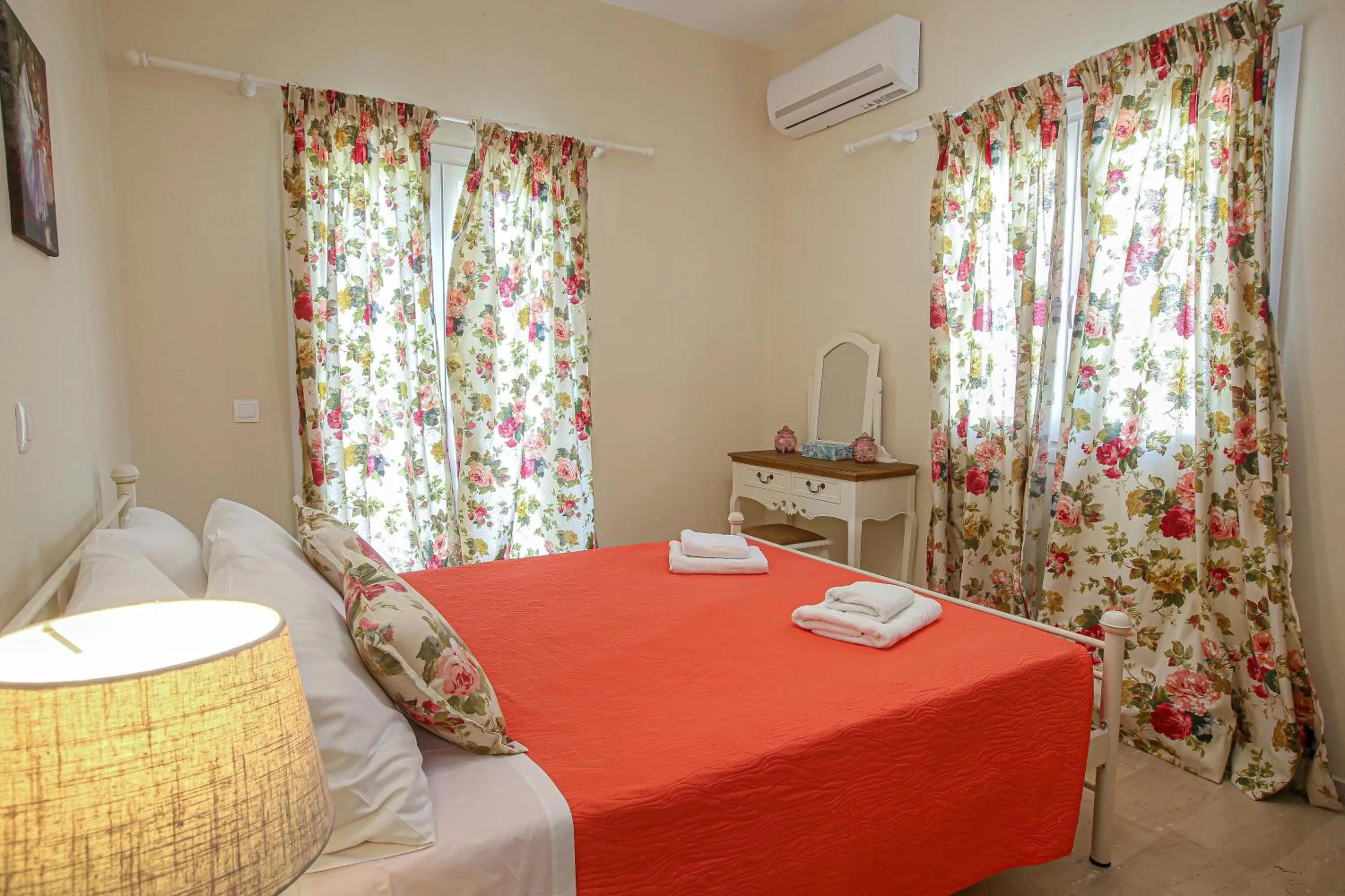 Bedroom, Bed in Navigator Villas - Houses