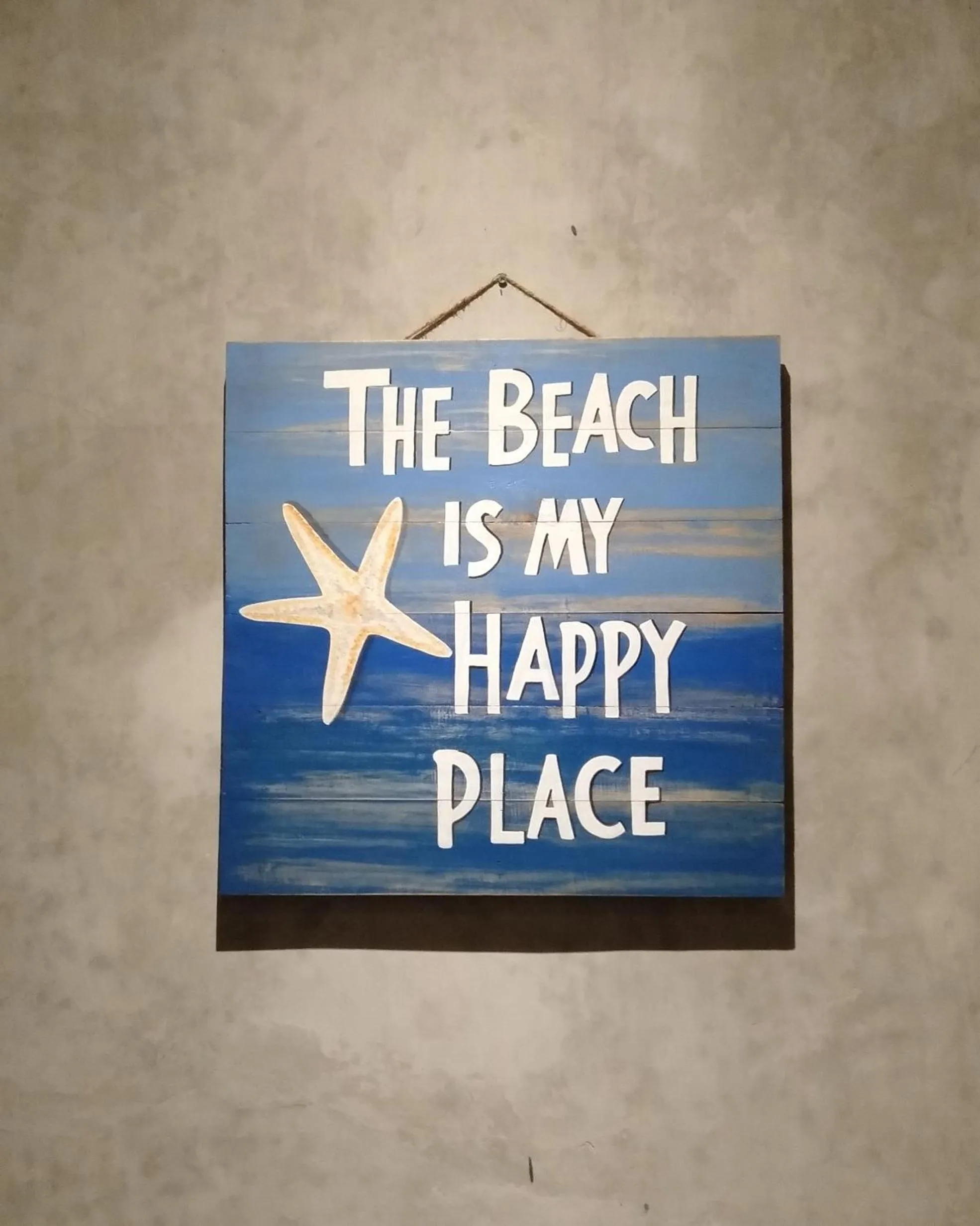 Text overlay in Interconnection Hostel