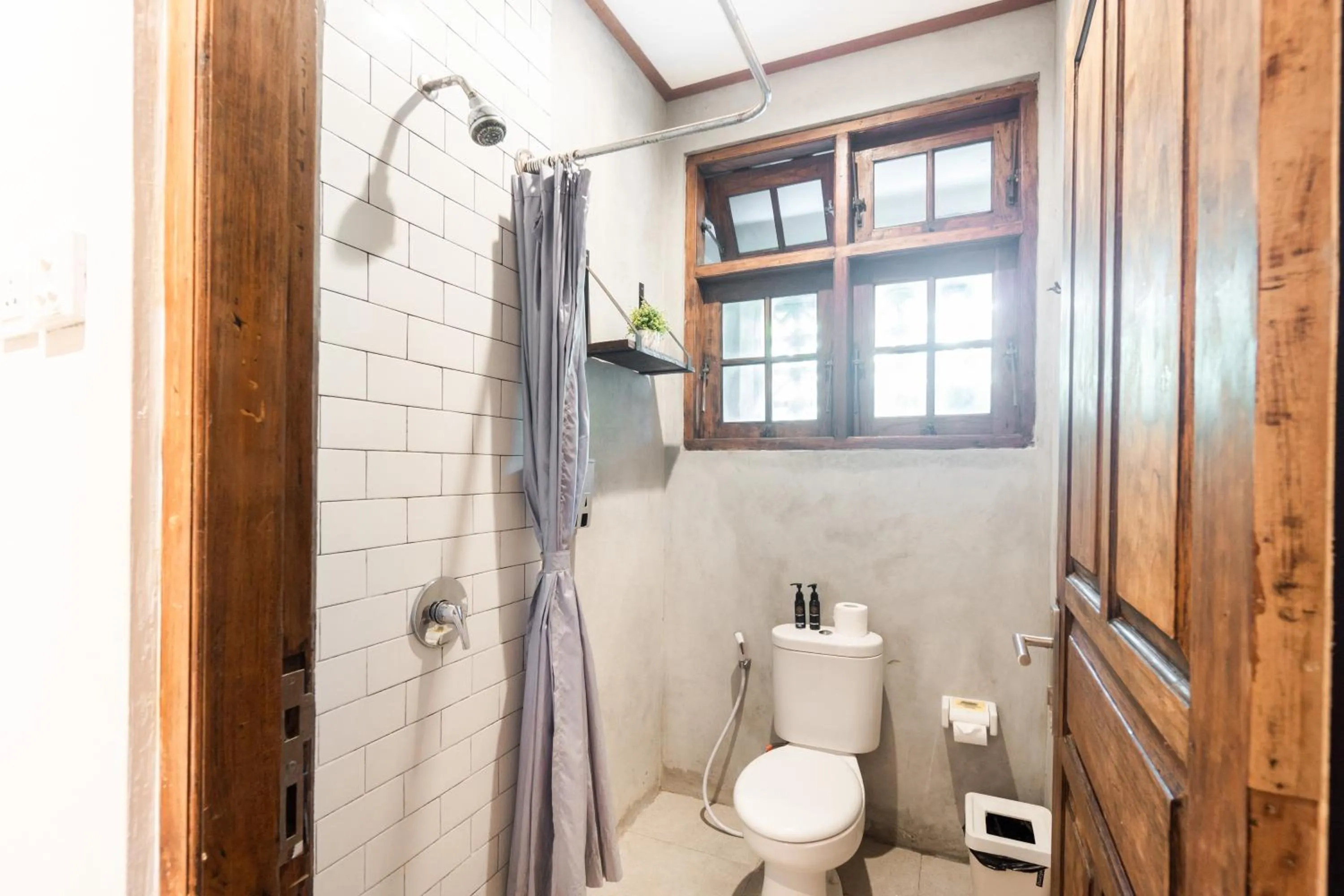 Shower in Interconnection Hostel