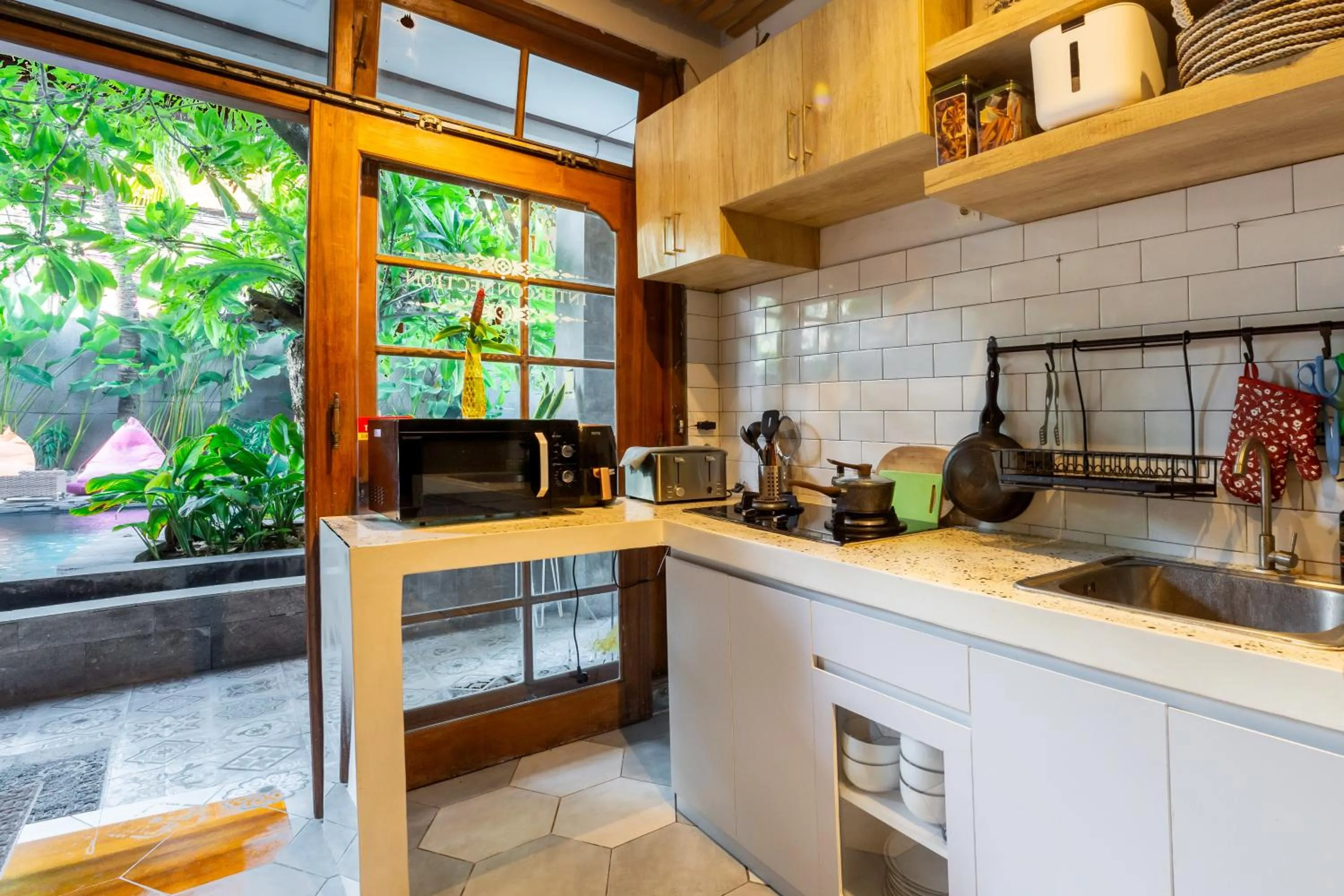 Kitchen or kitchenette in Interconnection Hostel