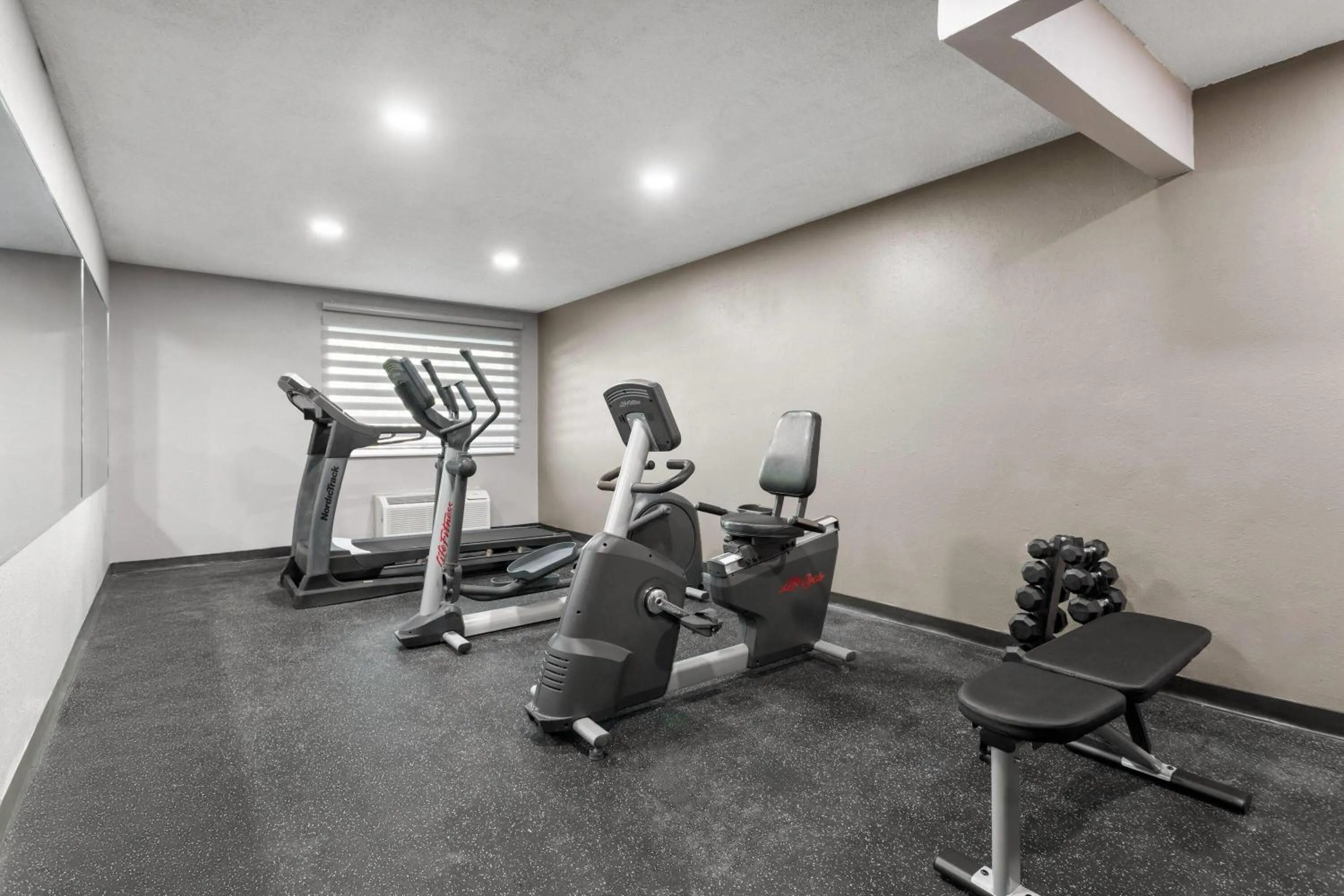Fitness centre/facilities in Baymont by Wyndham Piqua