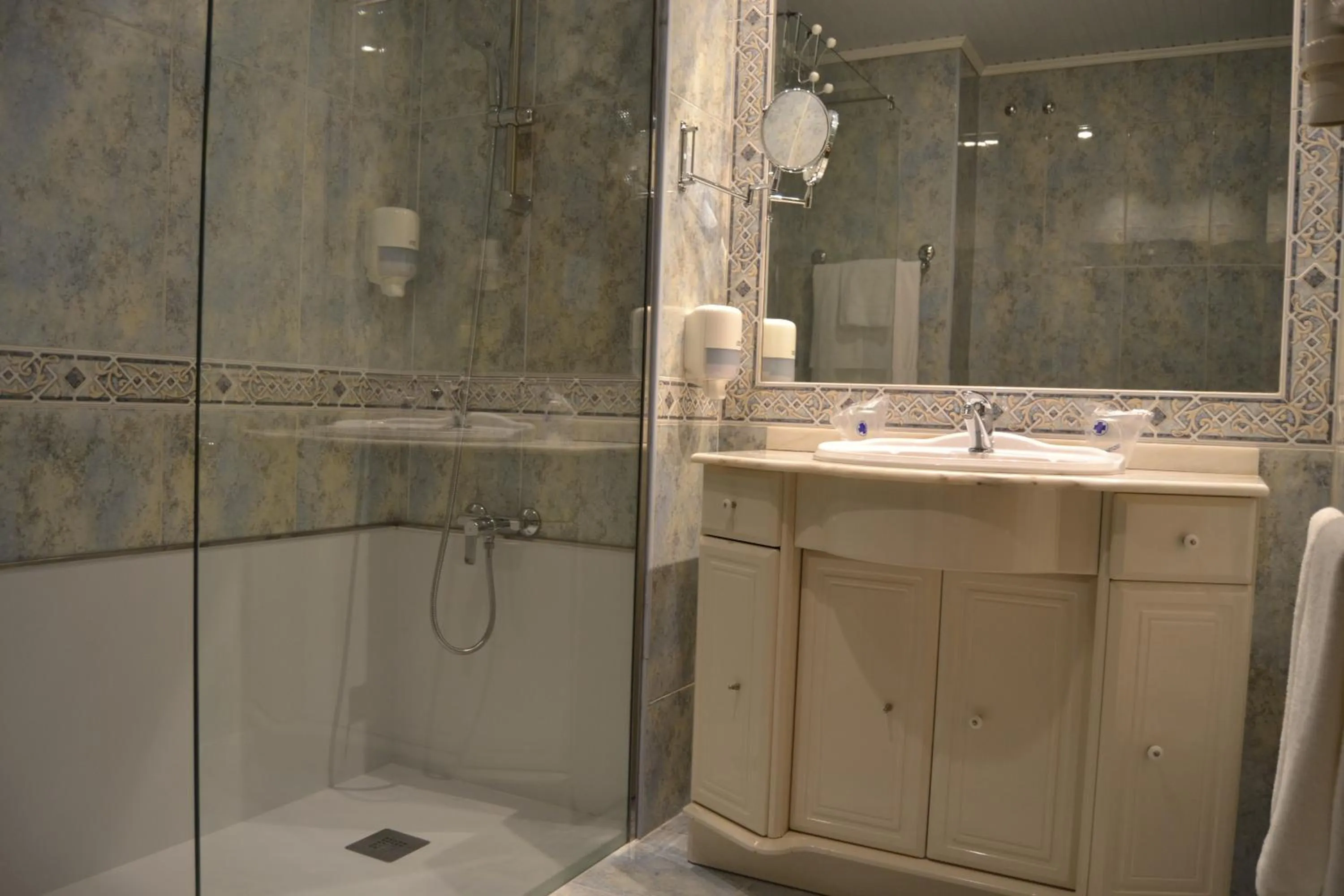 Bathroom in Hotel Playa Compostela