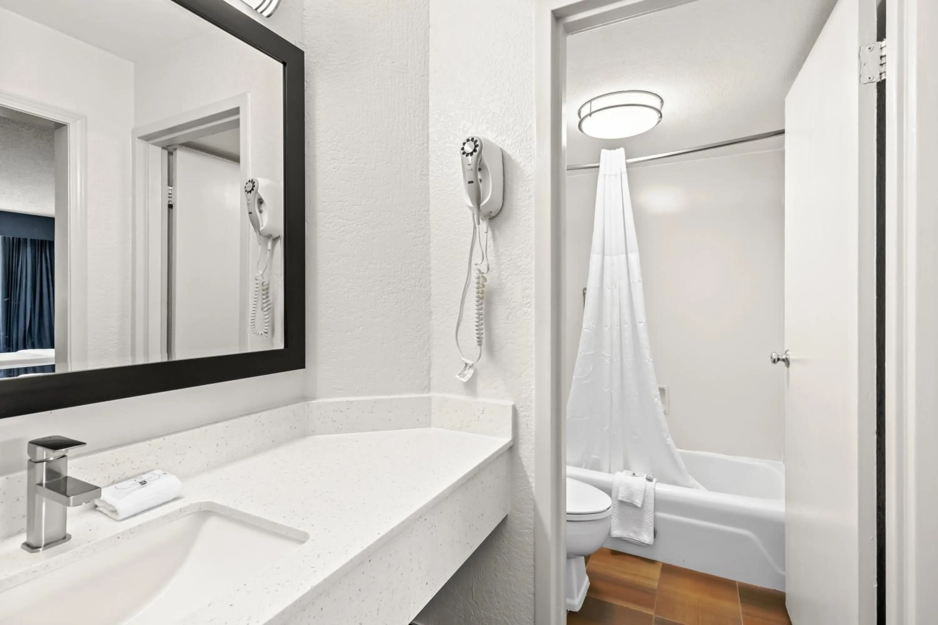 Shower in Quality Inn Slidell I-10