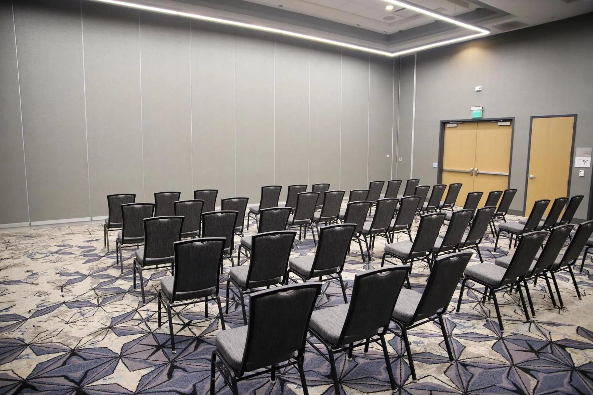 Meeting/conference room in Holiday Inn & Suites Cedar Falls-Waterloo Event Ctr by IHG