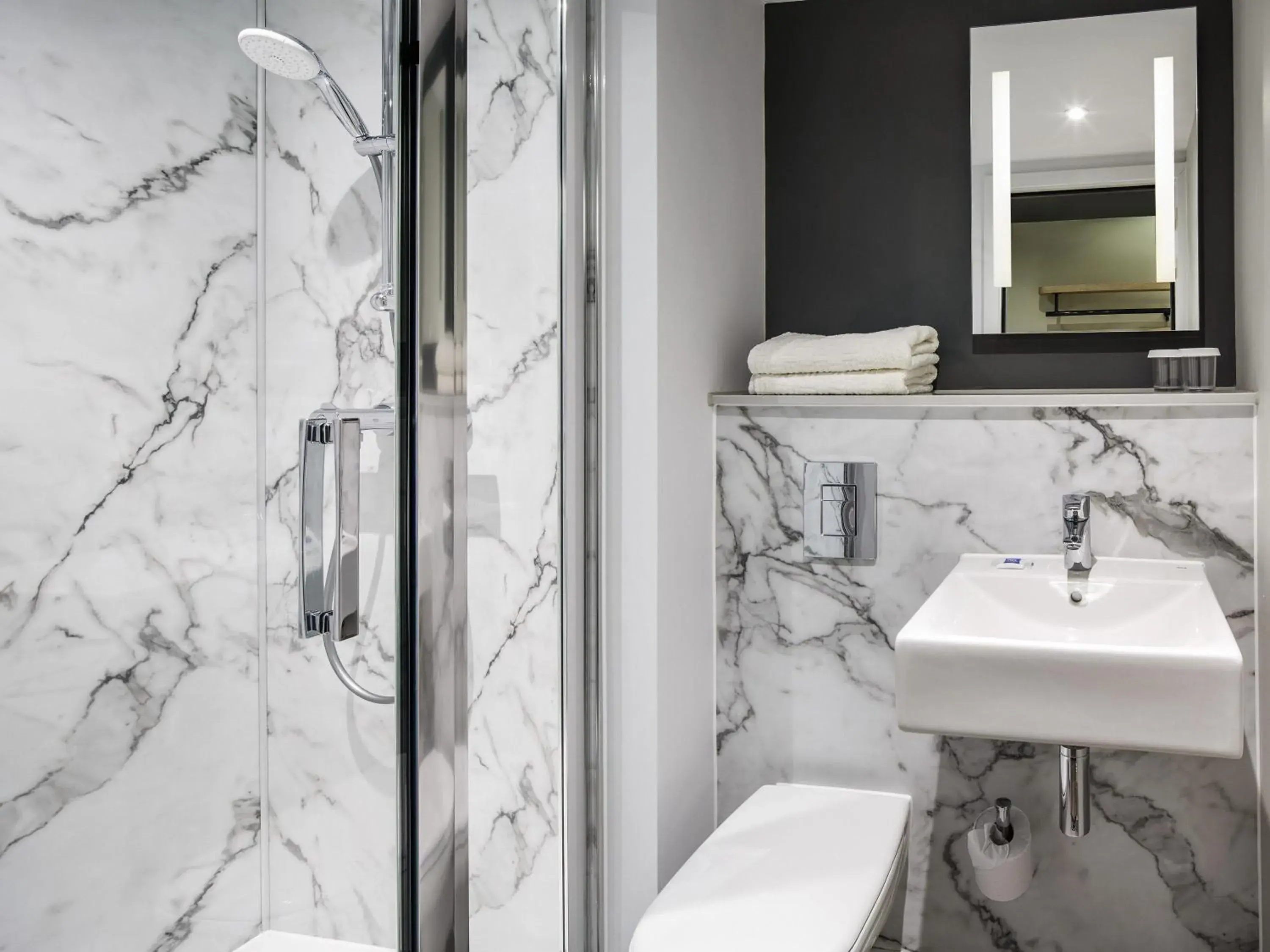 Standard Twin Room in ibis budget Swindon Standard Twin Room in ibis budget Swindon