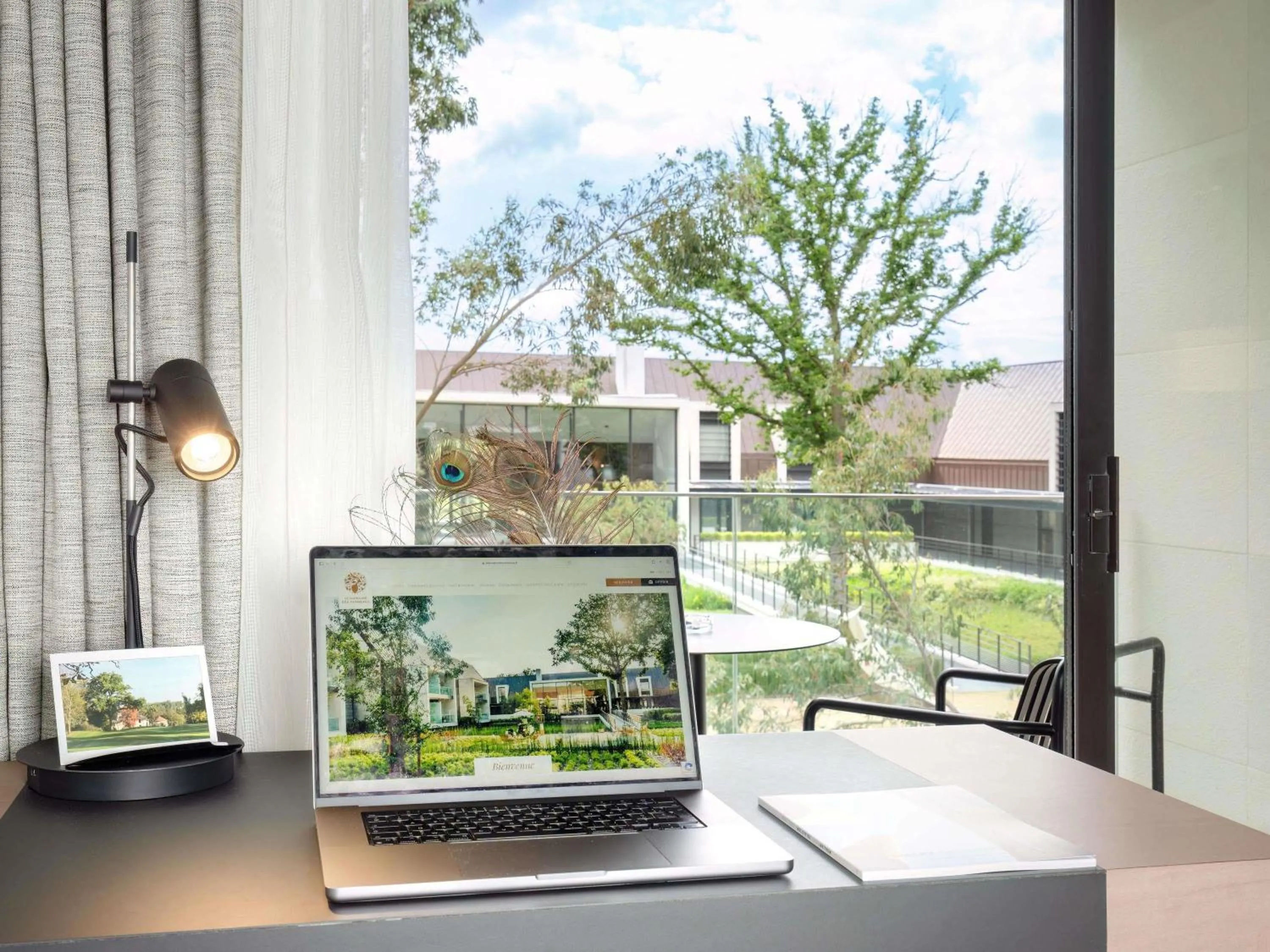 Bedroom in Le Domaine des Vanneaux Golf & Spa L'Isle Adam - MGallery Collection