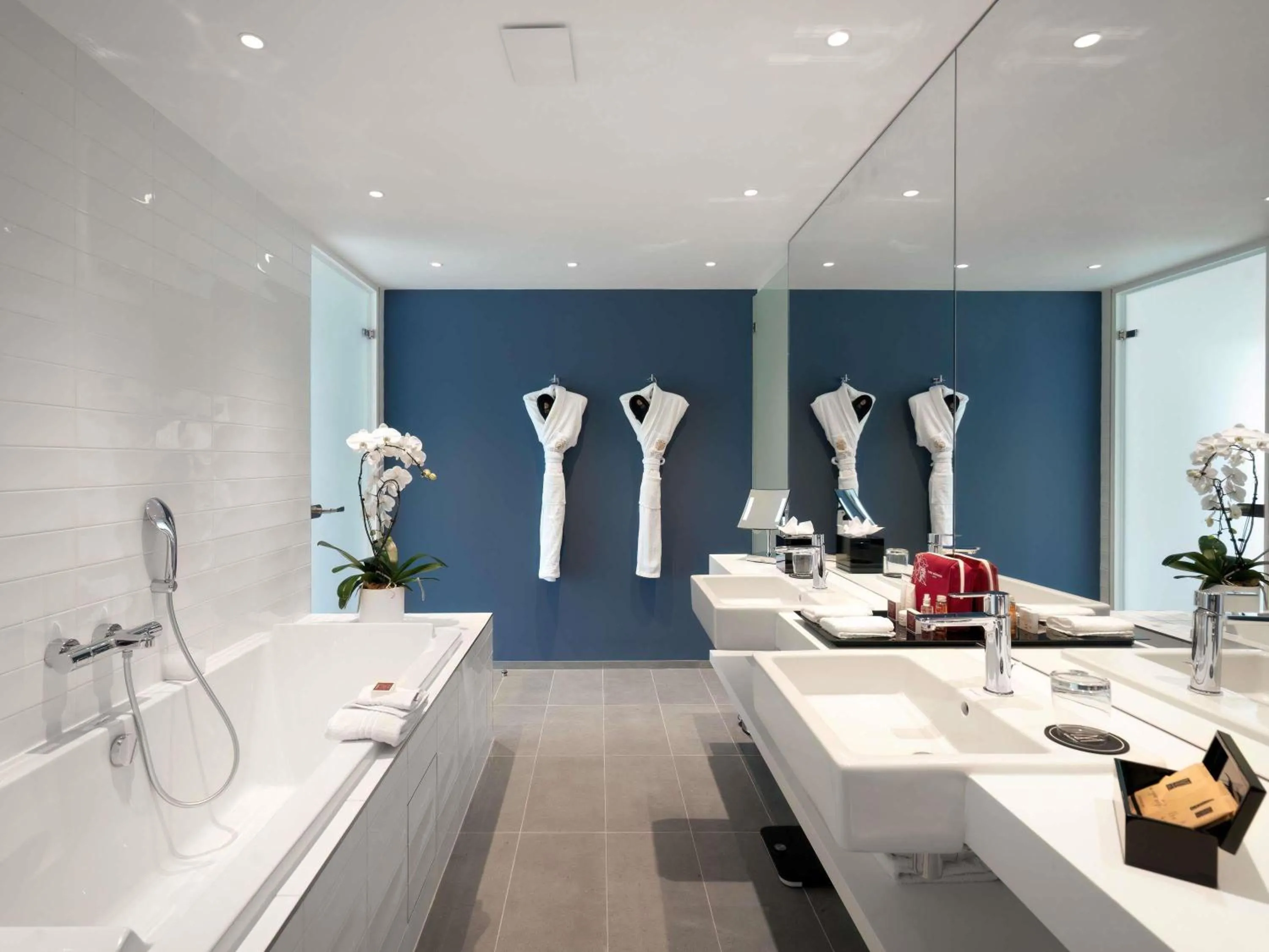 Bedroom in Le Domaine des Vanneaux Golf & Spa L'Isle Adam - MGallery Collection