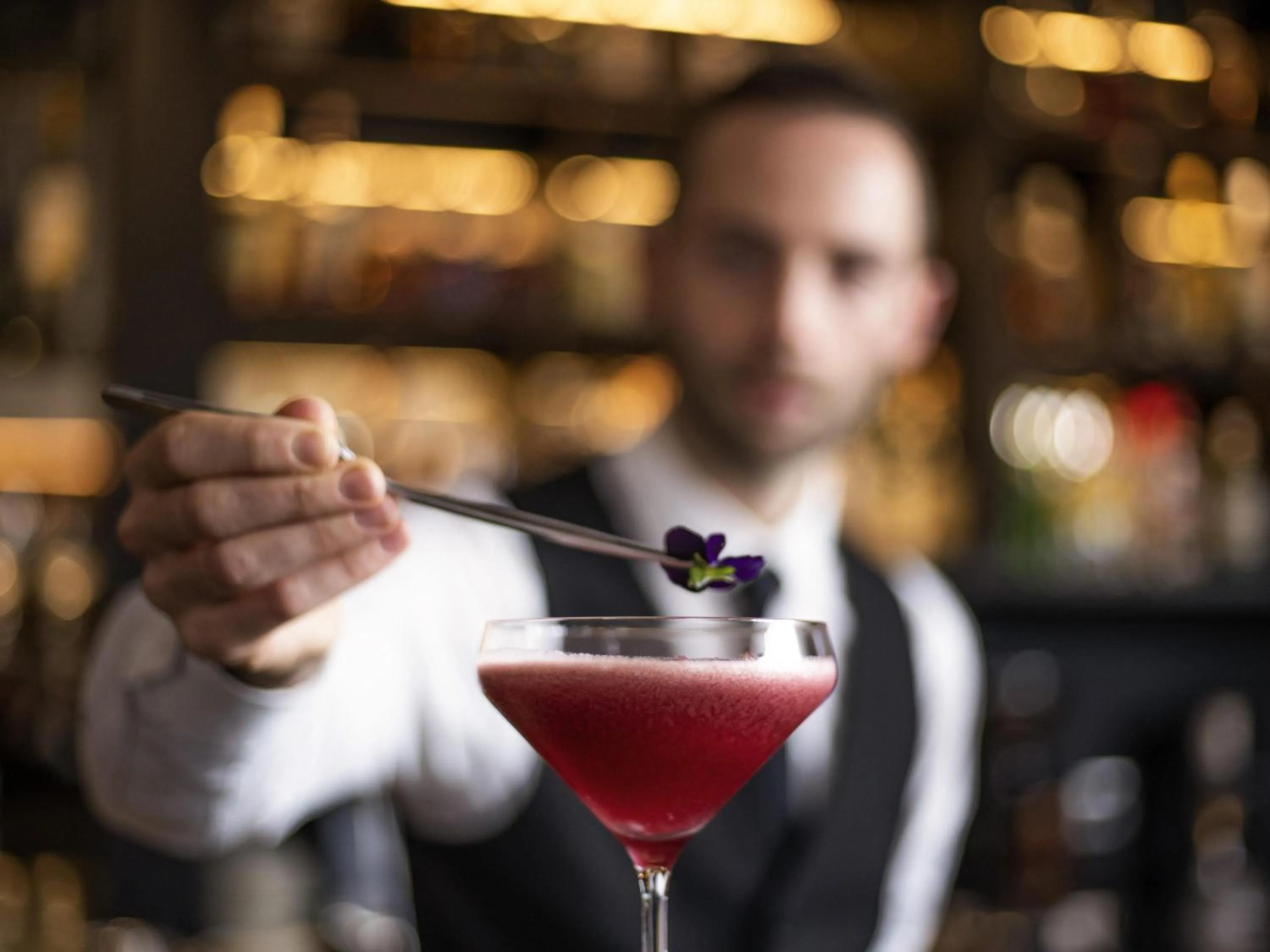 Lounge or bar in Le Domaine des Vanneaux Golf & Spa L'Isle Adam - MGallery Collection