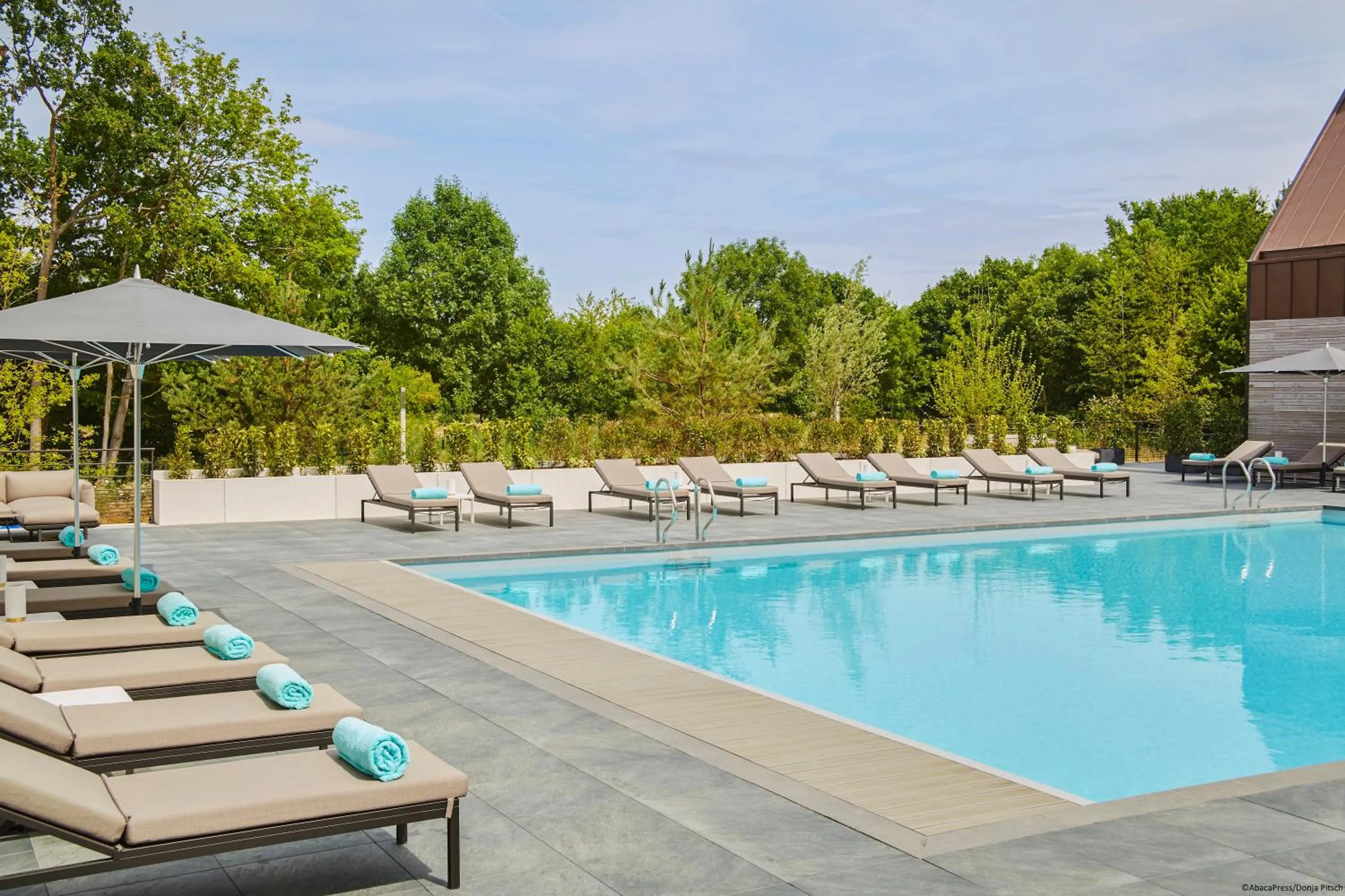 Pool view in Le Domaine des Vanneaux Golf & Spa L'Isle Adam - MGallery Collection