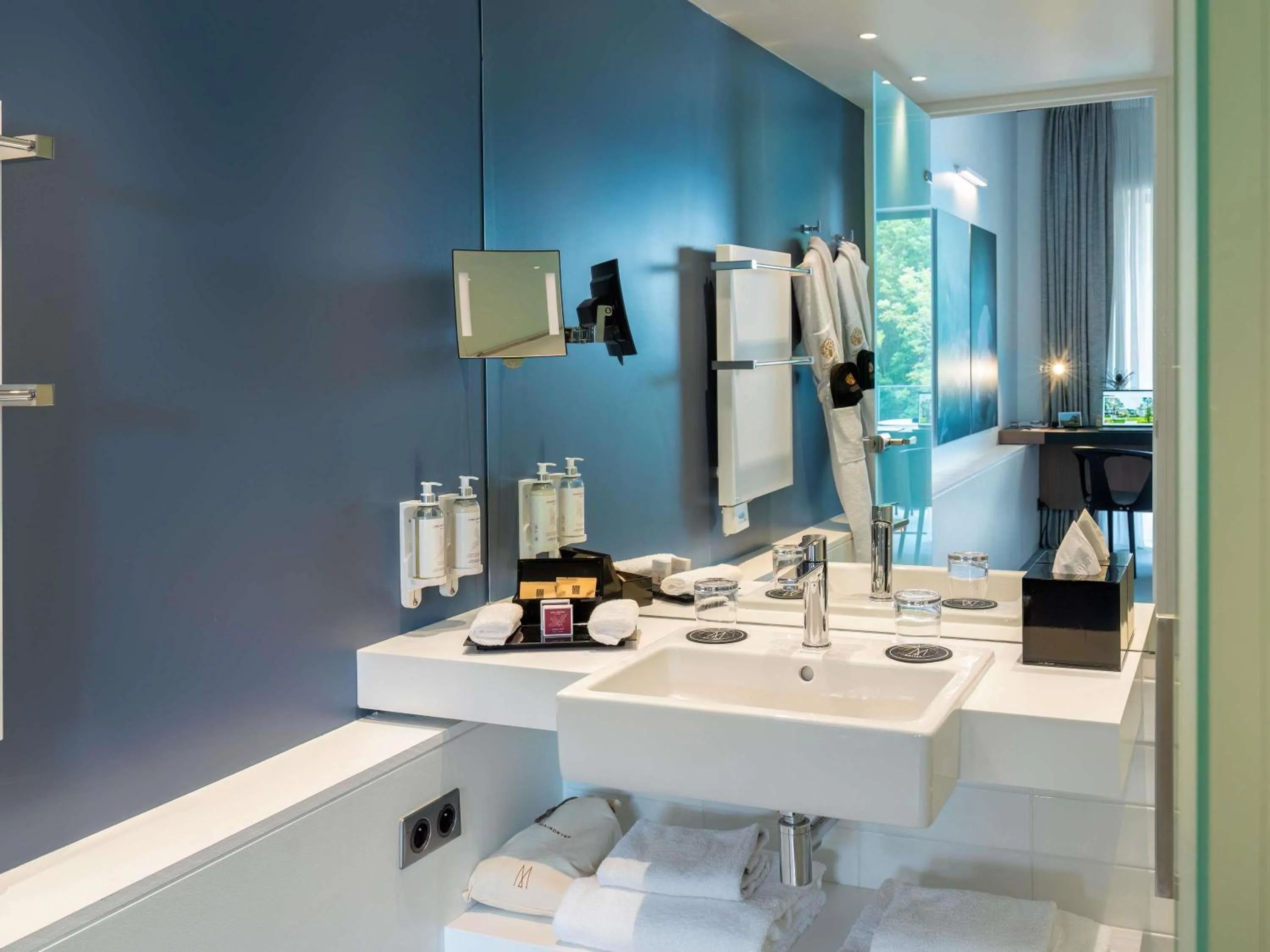 Bedroom in Le Domaine des Vanneaux Golf & Spa L'Isle Adam - MGallery Collection