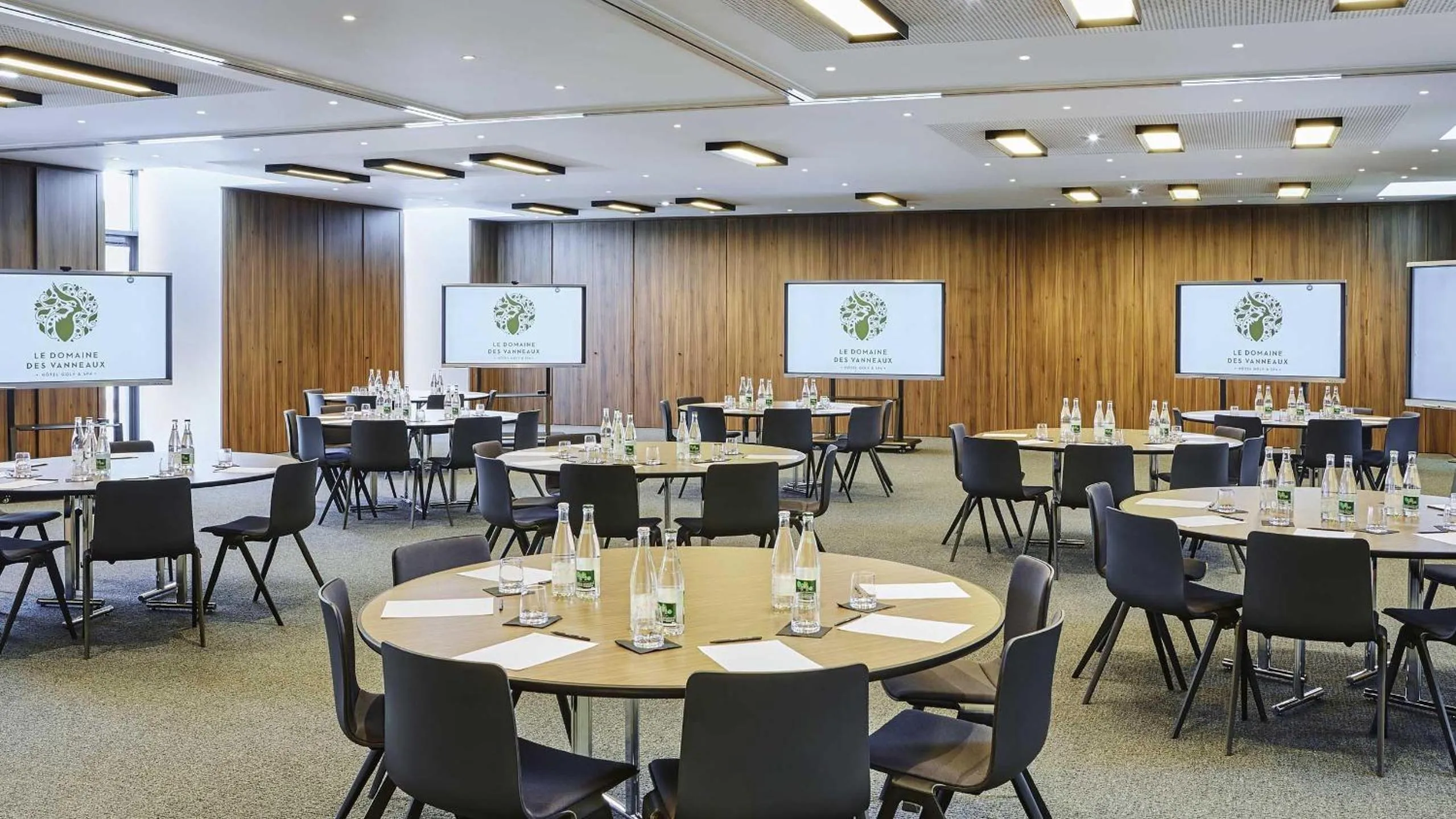 Meeting/conference room in Le Domaine des Vanneaux Golf & Spa L'Isle Adam - MGallery Collection