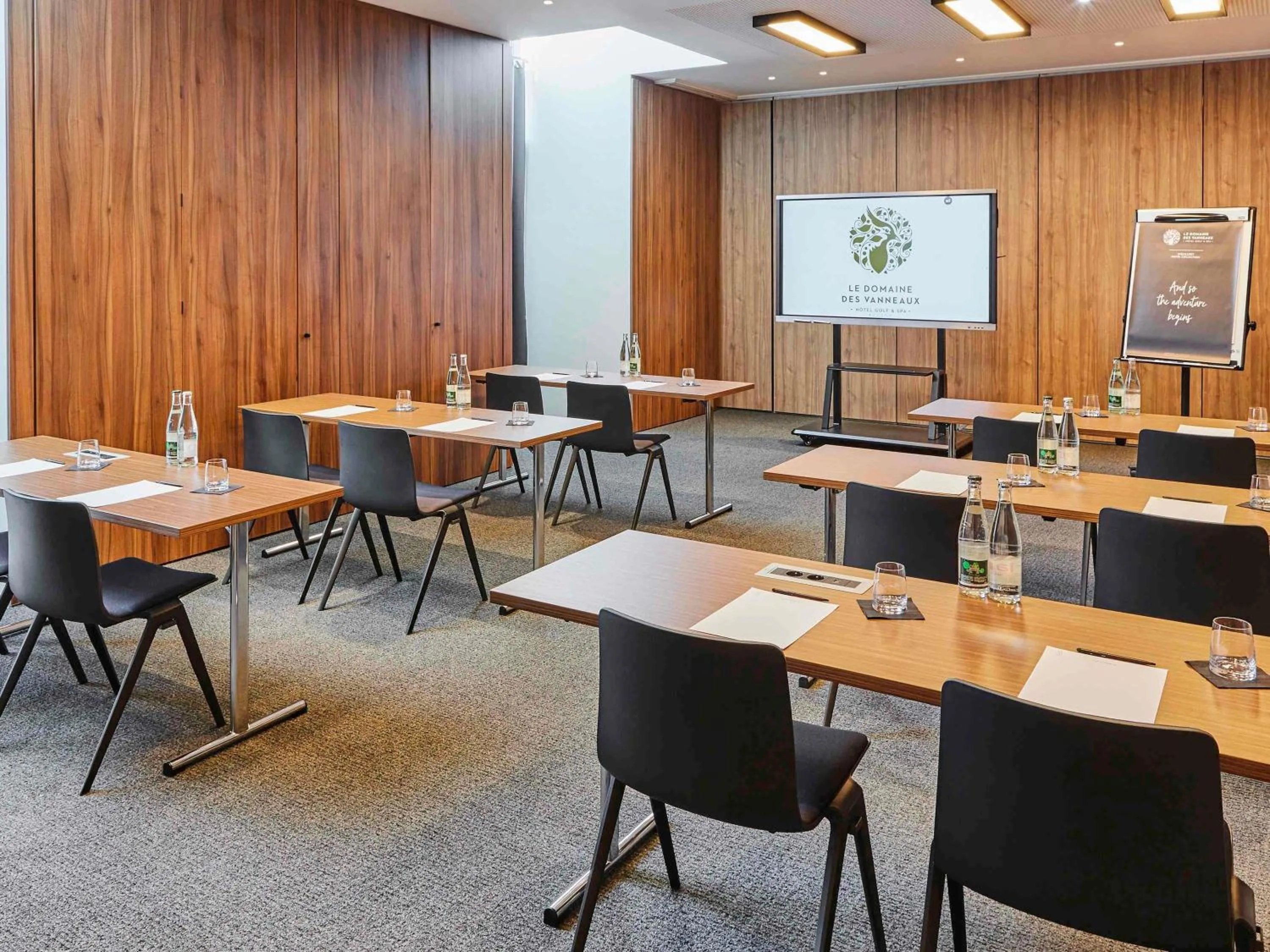 Meeting/conference room in Le Domaine des Vanneaux Golf & Spa L'Isle Adam - MGallery Collection