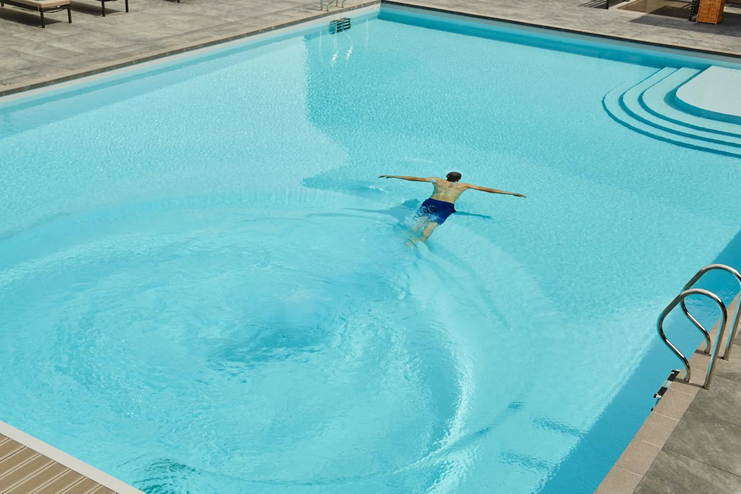 Pool view in Le Domaine des Vanneaux Golf & Spa L'Isle Adam - MGallery Collection