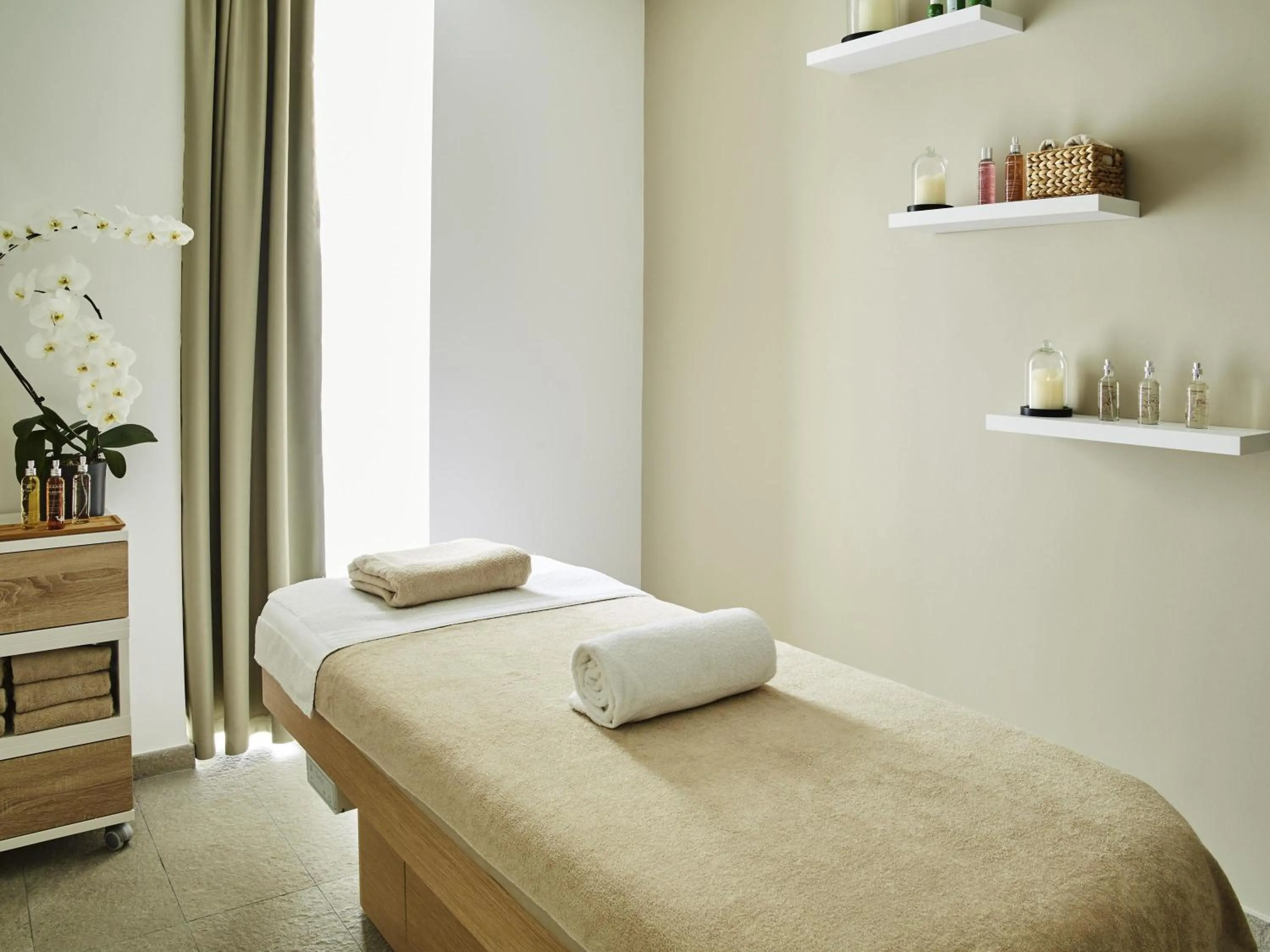 Spa and wellness centre/facilities, Bed in Le Domaine des Vanneaux Golf & Spa L'Isle Adam - MGallery Collection