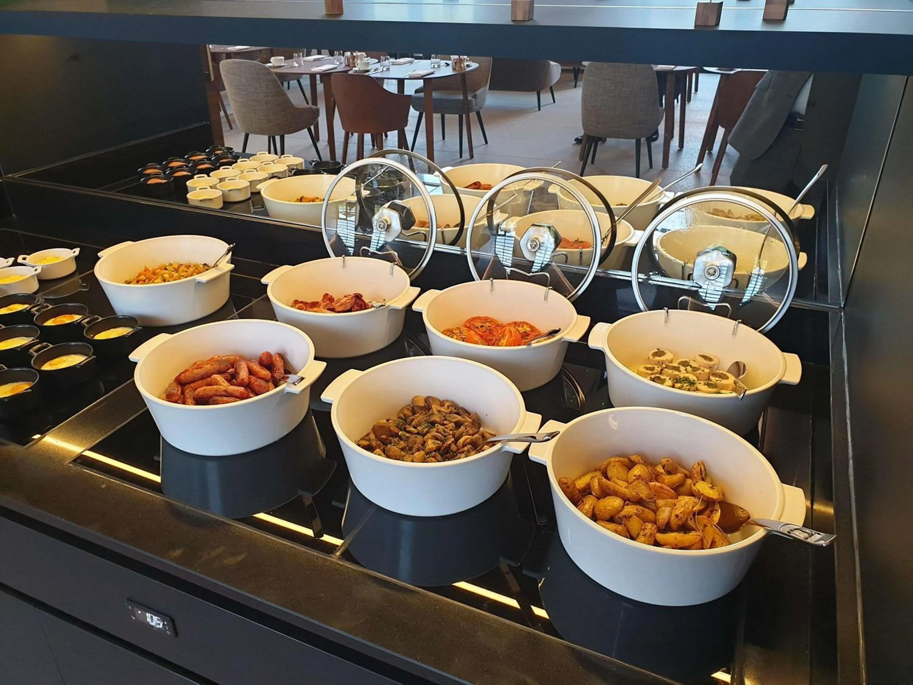 Breakfast in Le Domaine des Vanneaux Golf & Spa L'Isle Adam - MGallery Collection