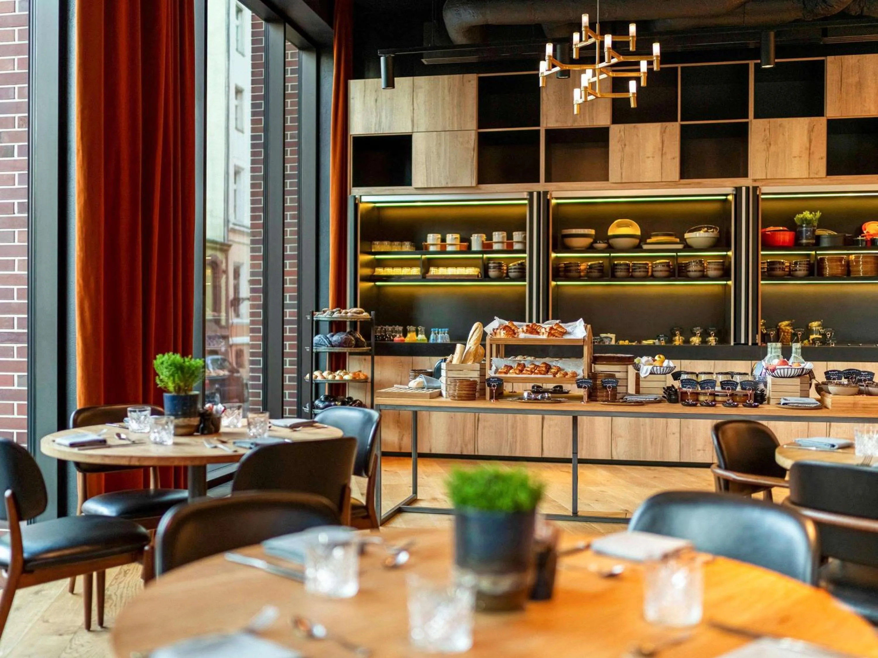 Restaurant/places to eat in The Bridge Wroclaw - MGallery