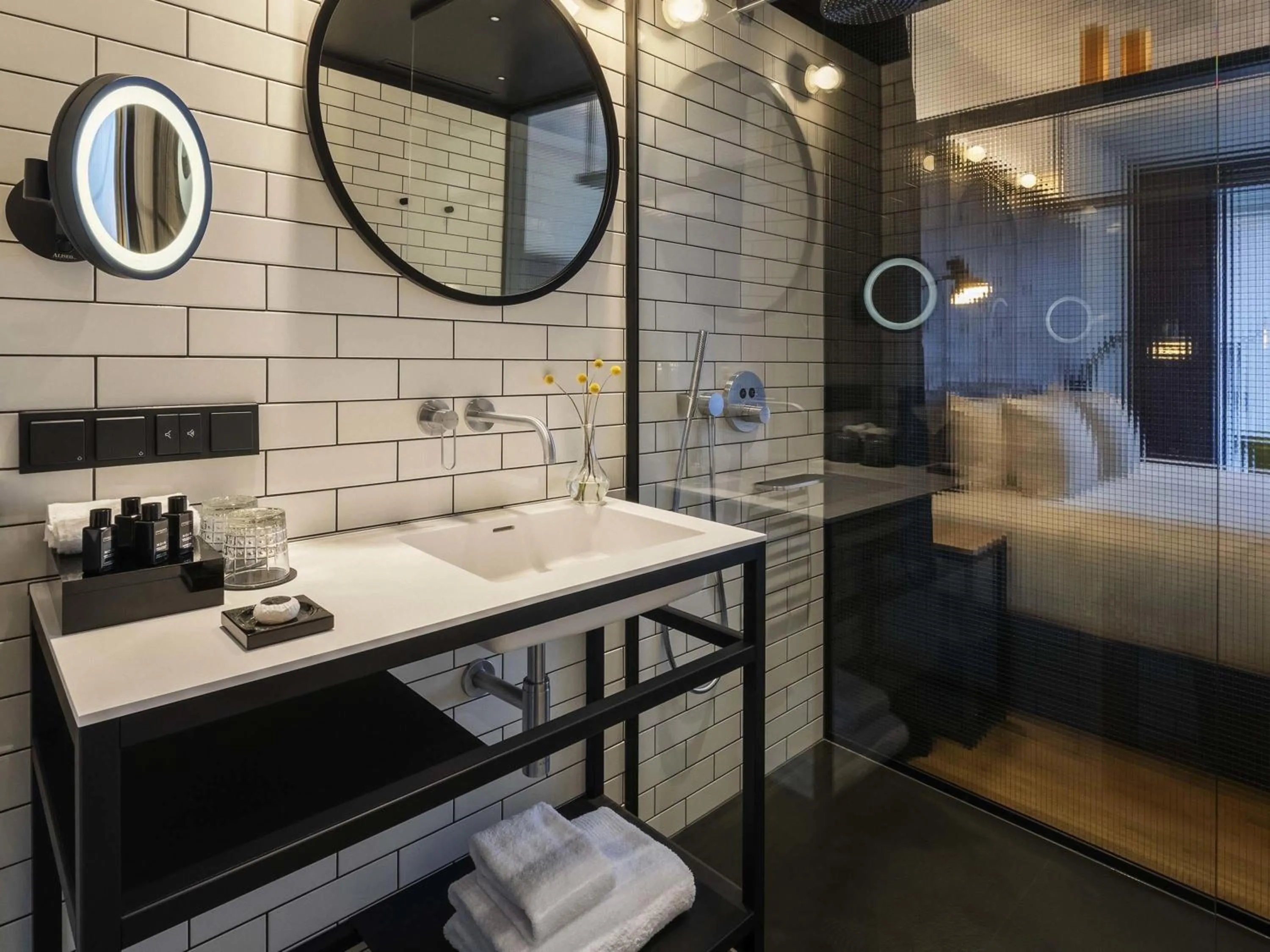 Bedroom, Bed in The Bridge Wroclaw - MGallery