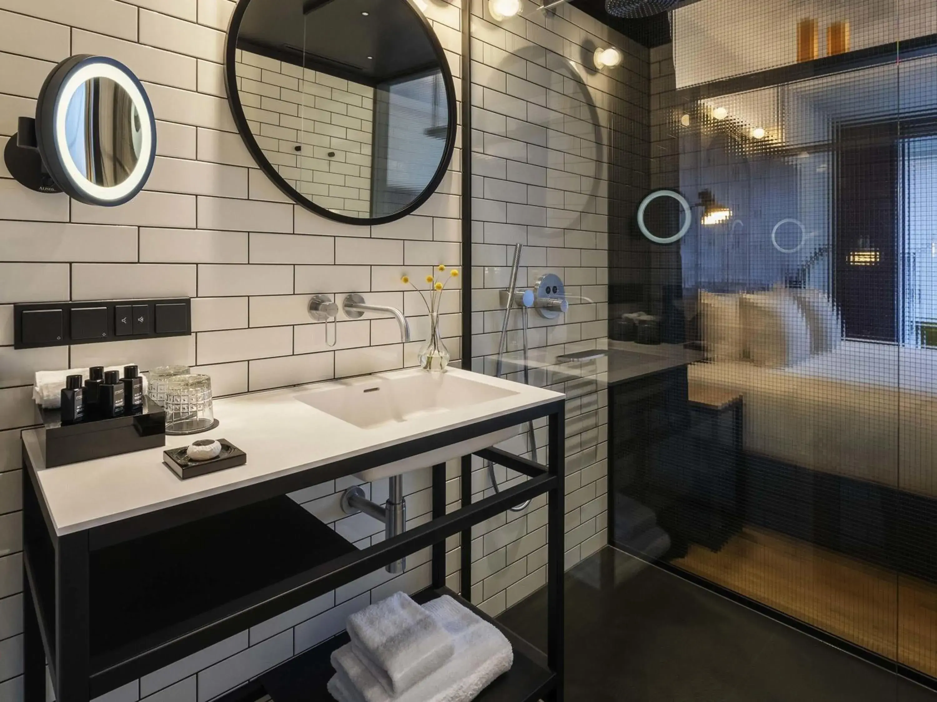 Deluxe Twin Room in The Bridge Wroclaw - MGallery Deluxe Twin Room in The Bridge Wroclaw - MGallery