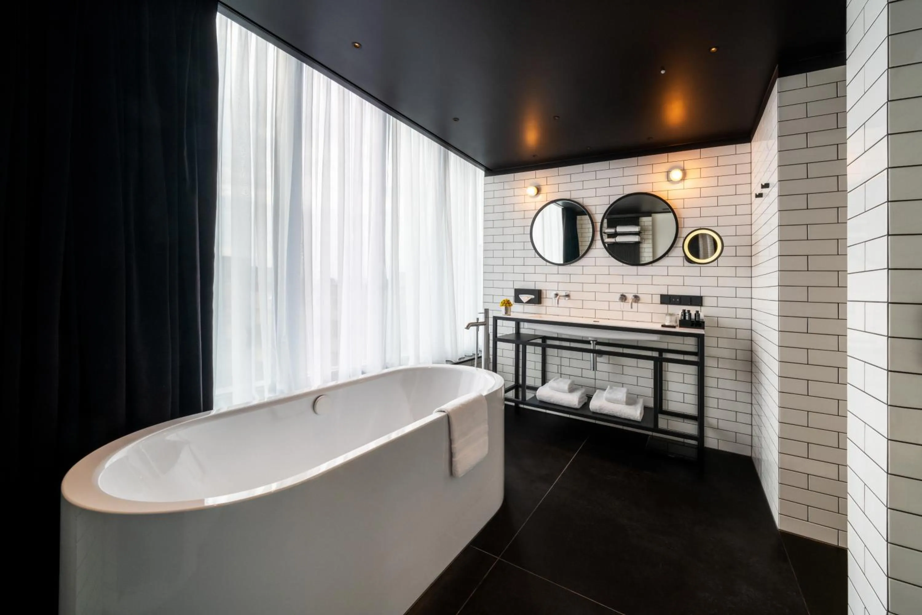 Bathroom in The Bridge Wroclaw - MGallery