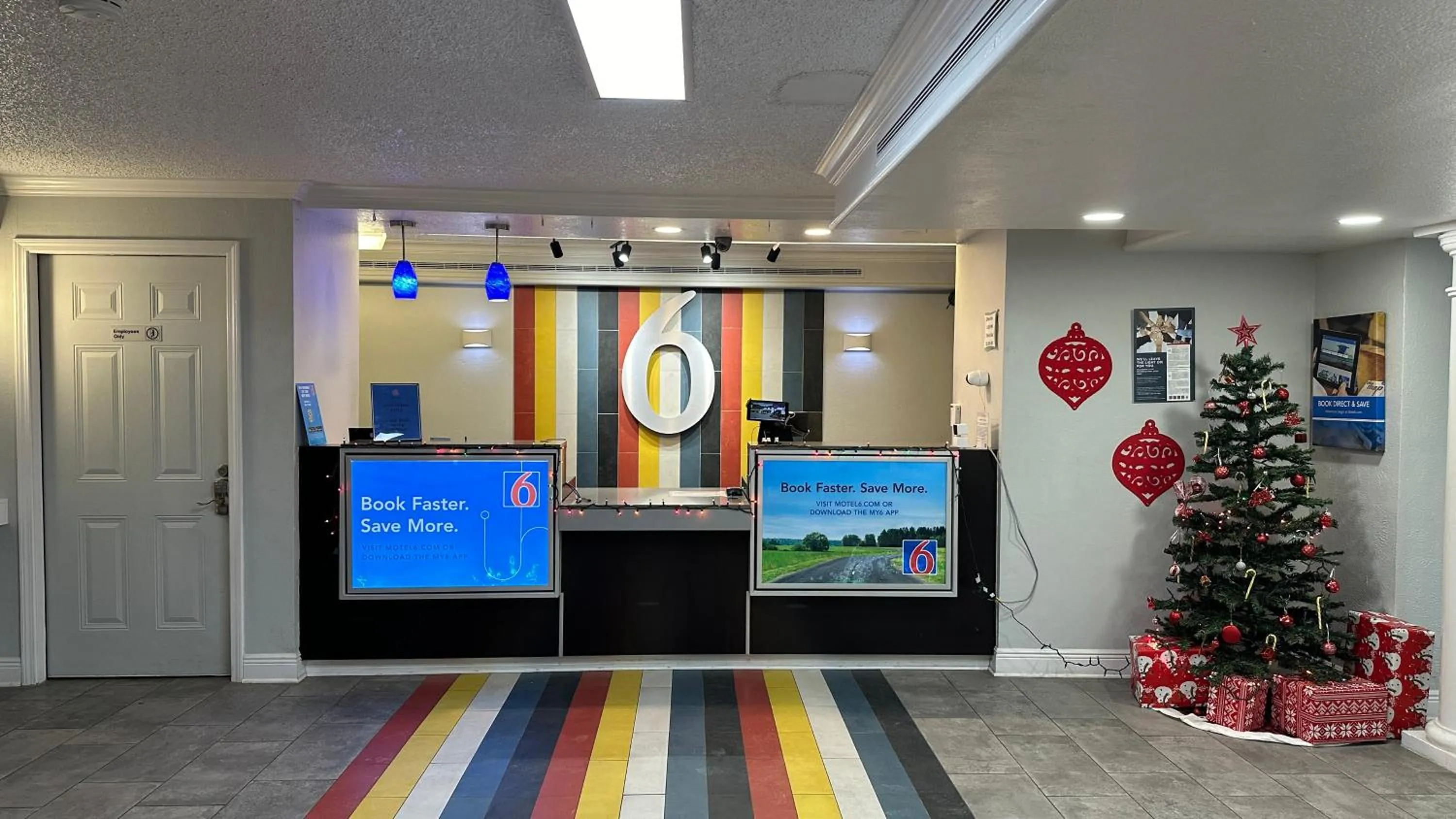 Lobby or reception in Motel 6-Beaumont, TX