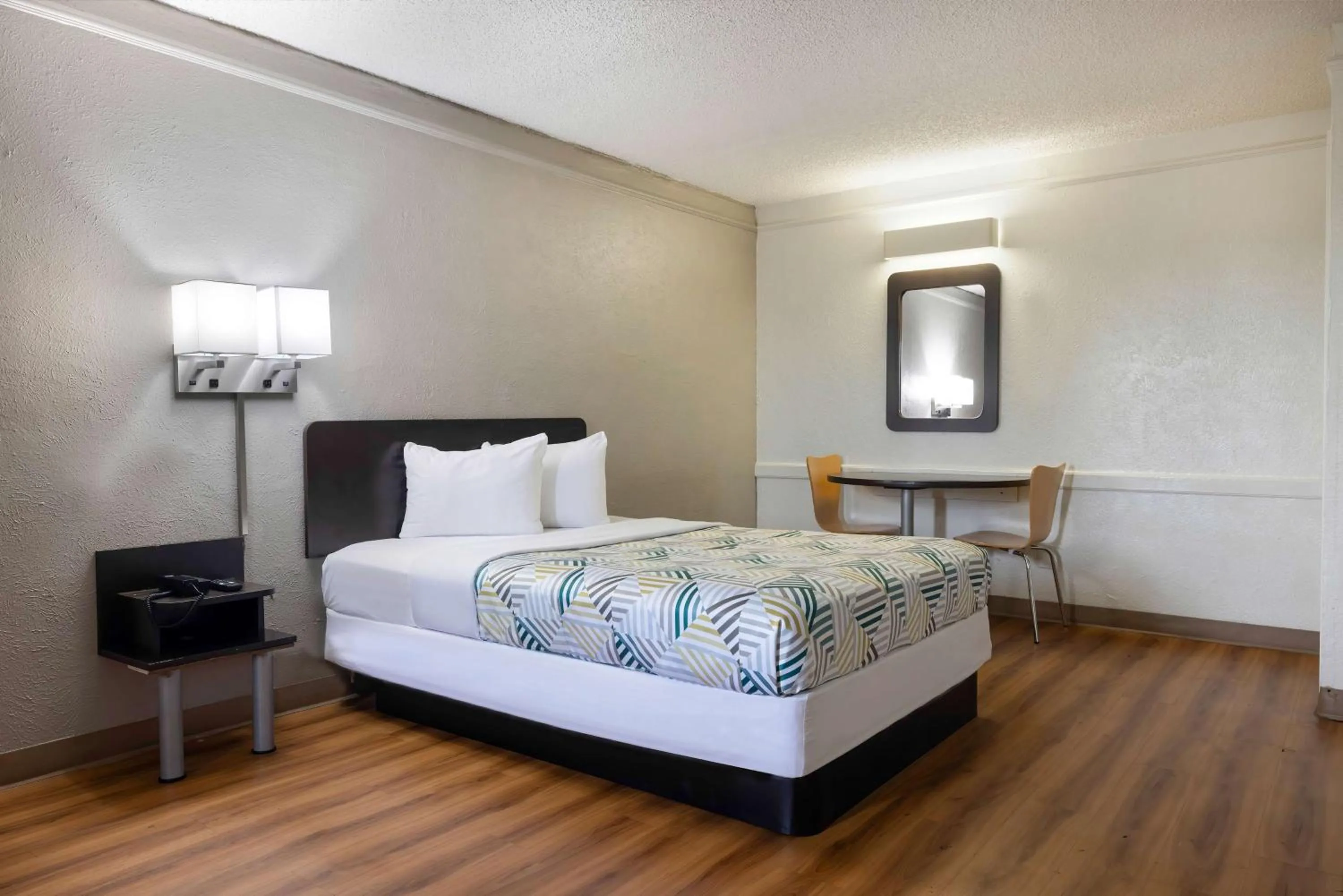 Bedroom, Bed in Motel 6-Beaumont, TX