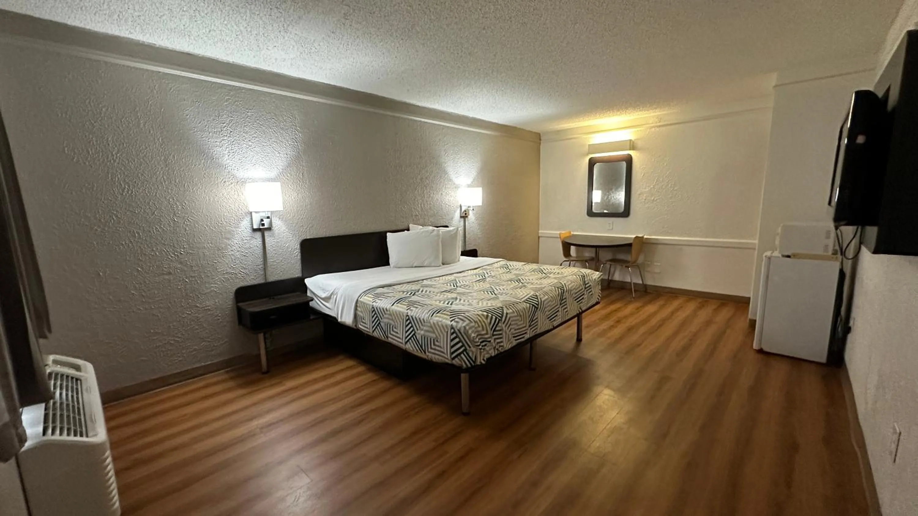 Photo of the whole room, Bed in Motel 6-Beaumont, TX